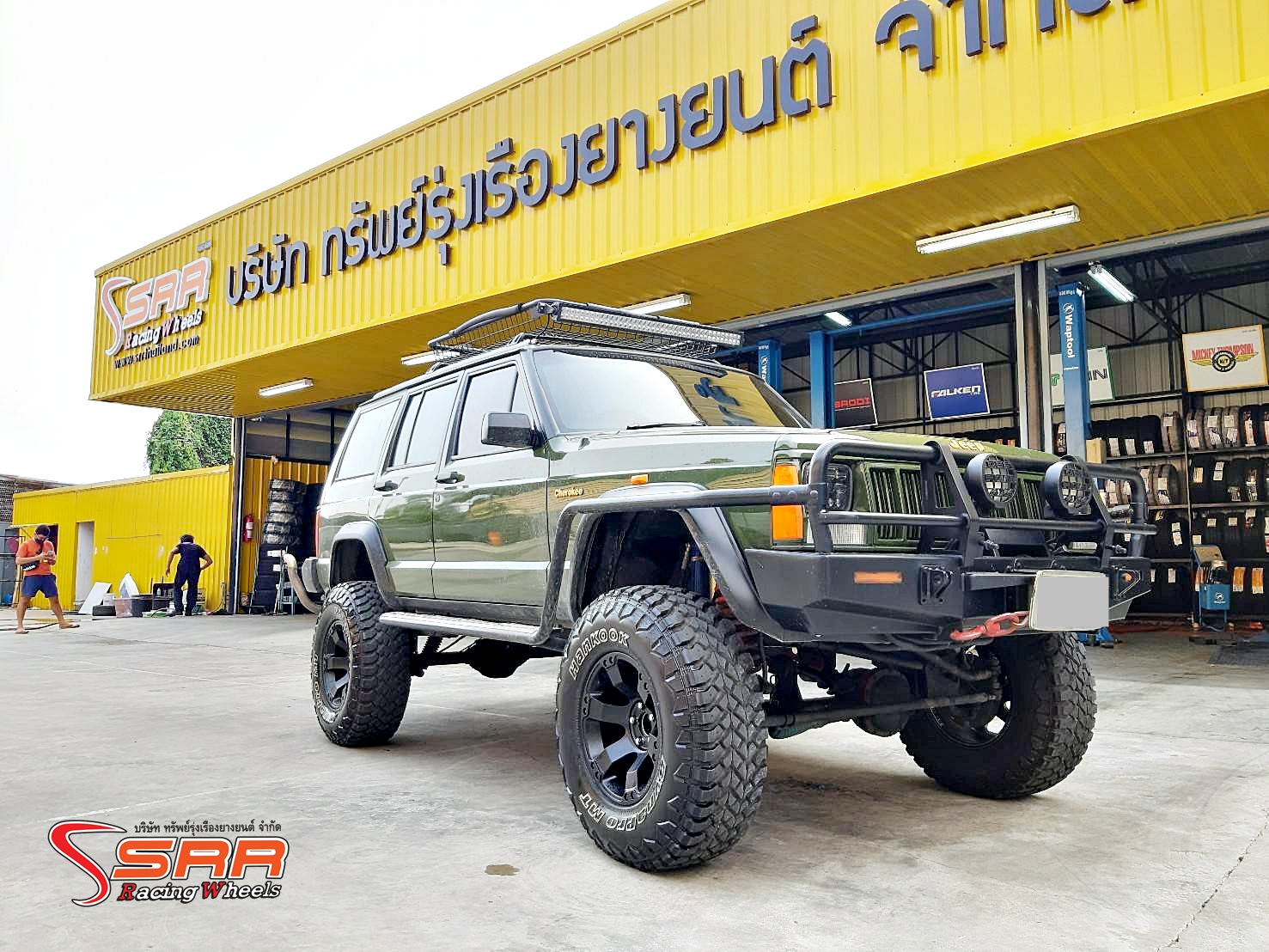 ROAR 16x8.5 5H114.3 + HANKOOK MT 285/75R16 ติดตั้ง JEEP Cherokee