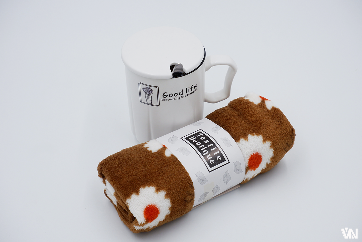 ผ้าเช็ดผมขนเป็ดลายดอกเดซี่ 1 โหล