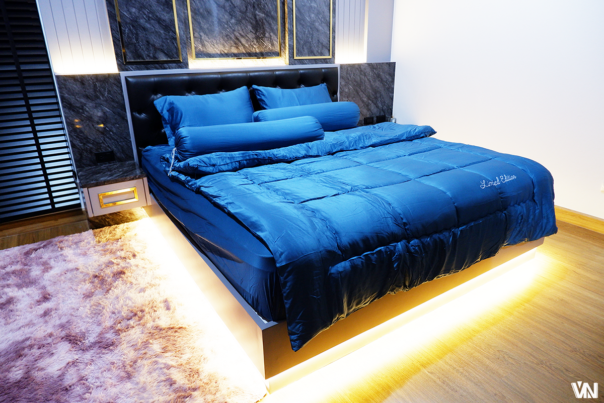 ชุดนวมเช็ตผ้านวมใยไหมซาติน 6 ฟุต ( 6 ชุดคละสี )