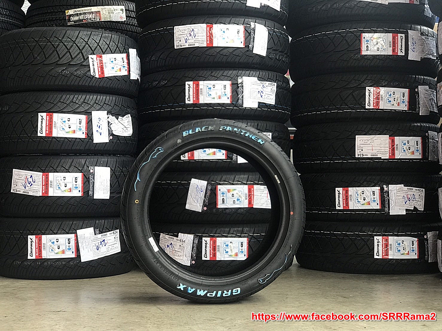 GRIPMAX BLACK PANTHER 245/40R18 ยางใหม่ขอบขาว