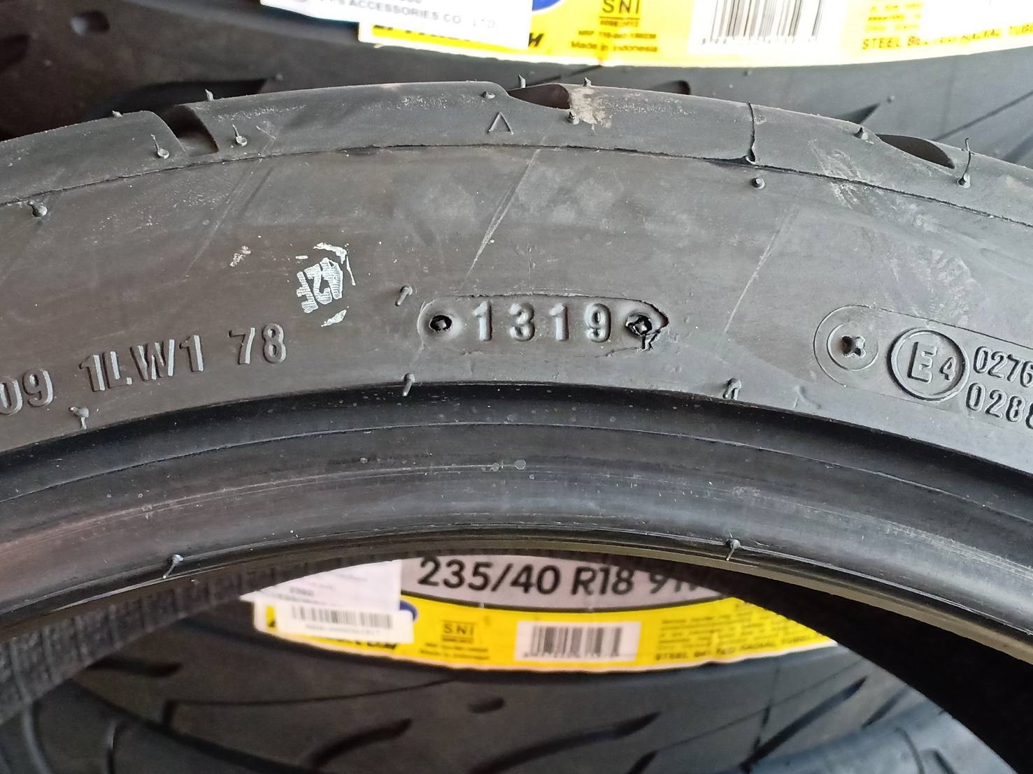 ACCELERA 651 SPORT 265/35R18 ยางใหม่ปี19 เส้นละ 3,250 บาท