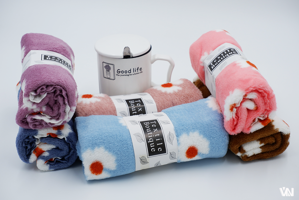 ผ้าเช็ดผมขนเป็ดลายดอกเดซี่ 1 โหล