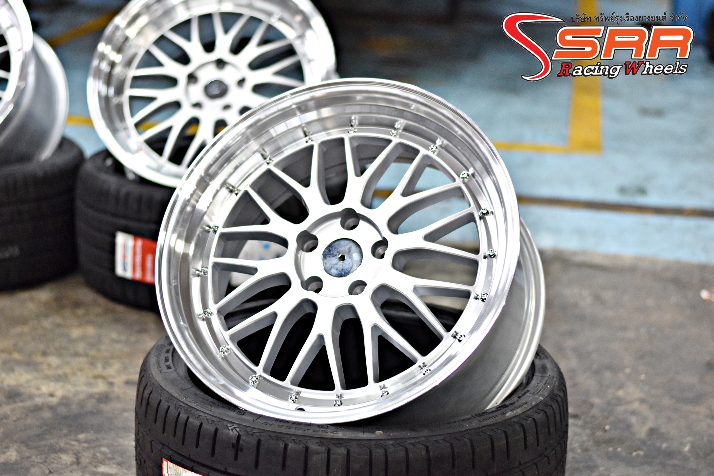 BBS LM ขอบ19 หน้า8.5 หลัง9.5 5x114.3 ET+30 SILVER