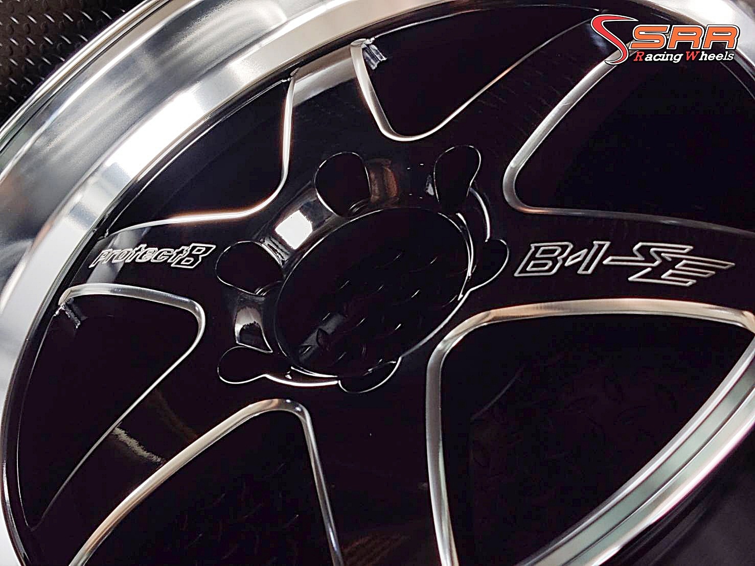 OASIS V20 B-1SE ขอบ18 หน้า9.5 หลัง10.5 6H139.7 ราคาพิเศษ