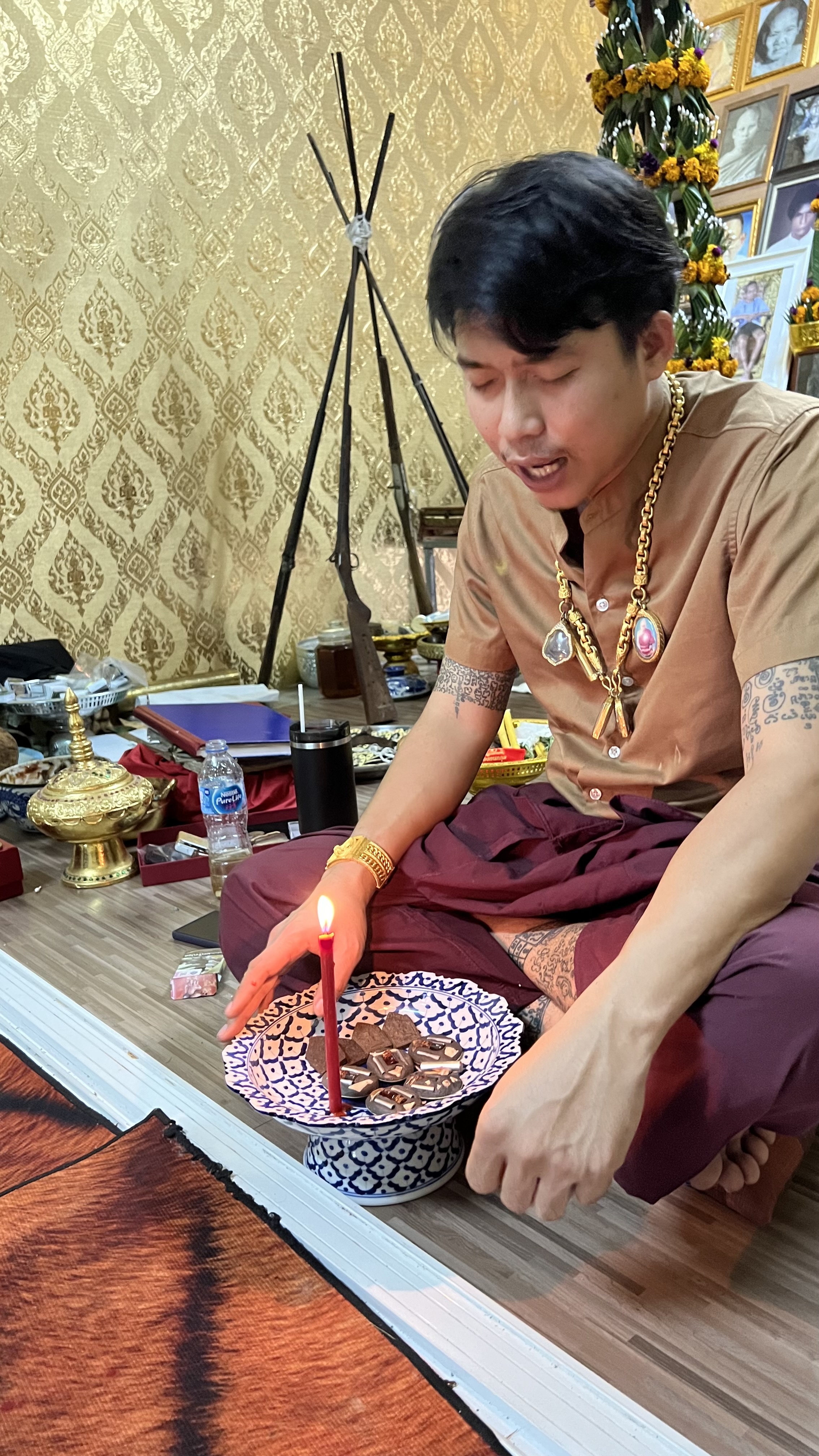 ล็อคเก็ตขุนแผน อาจารย์ เวียง ขุนแผน รวมยันต์สายแห่พระเจ้า