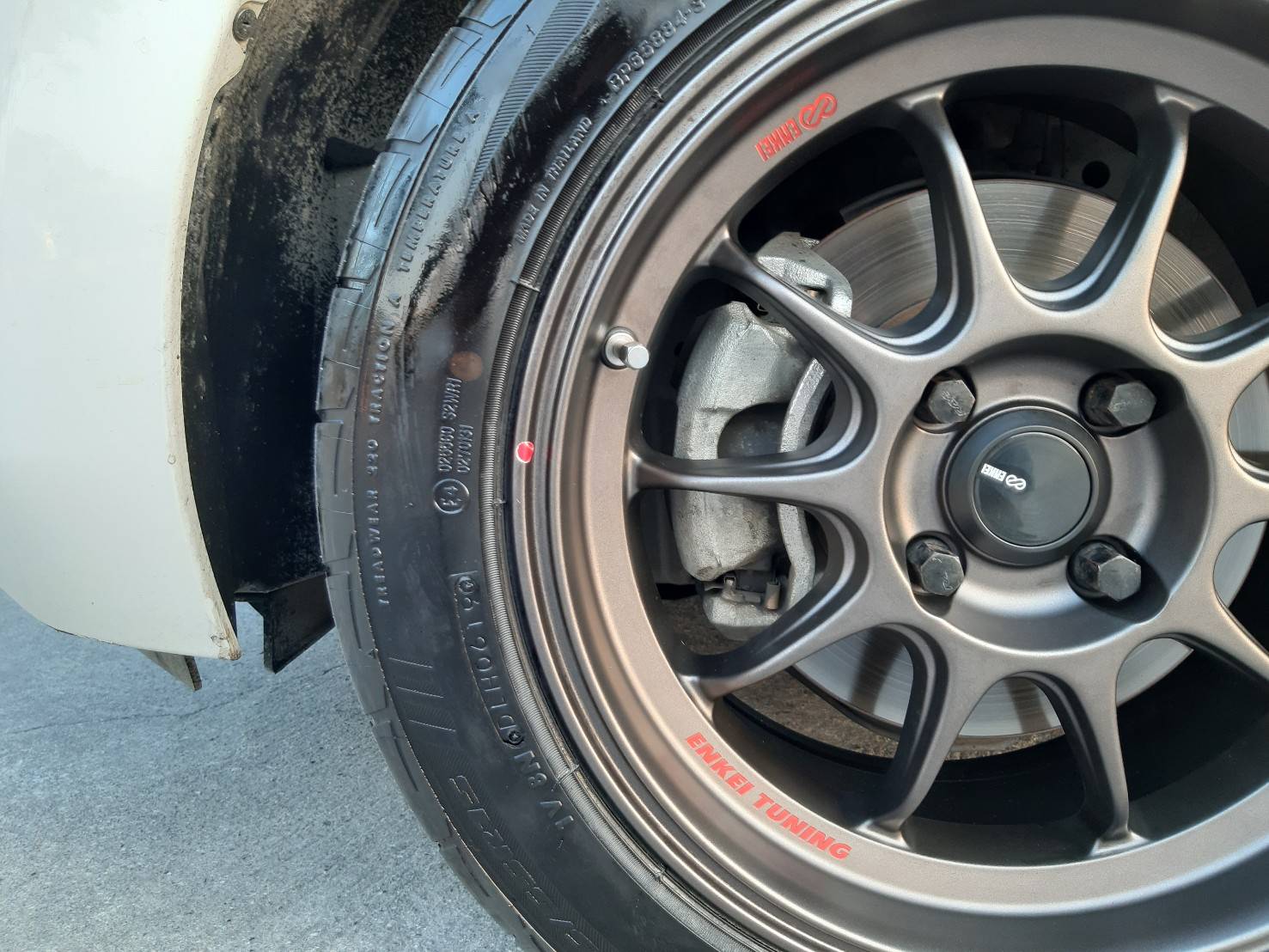 ENKEI TUNING SC55 ขอบ15 ET28 4x100 สีเทาตัวหนังสือแดง