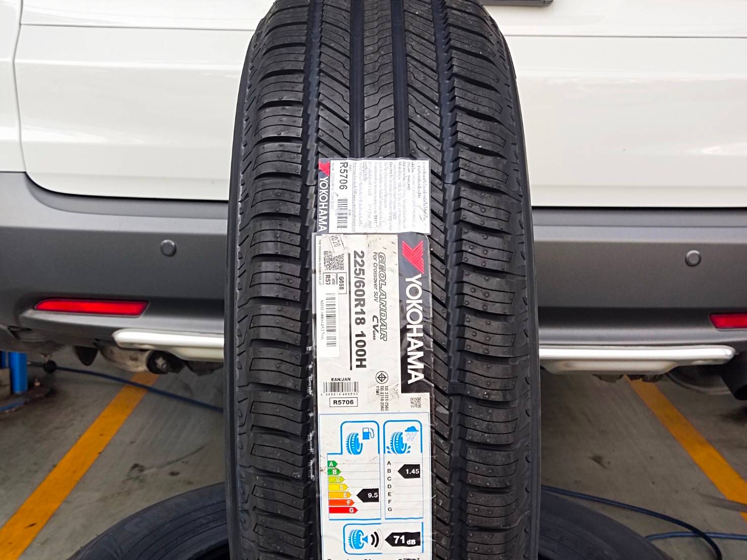 YOKOHAMA GEOLANDAR CV G058 225/60R18 ยางใหม่ ราคาพิเศษ