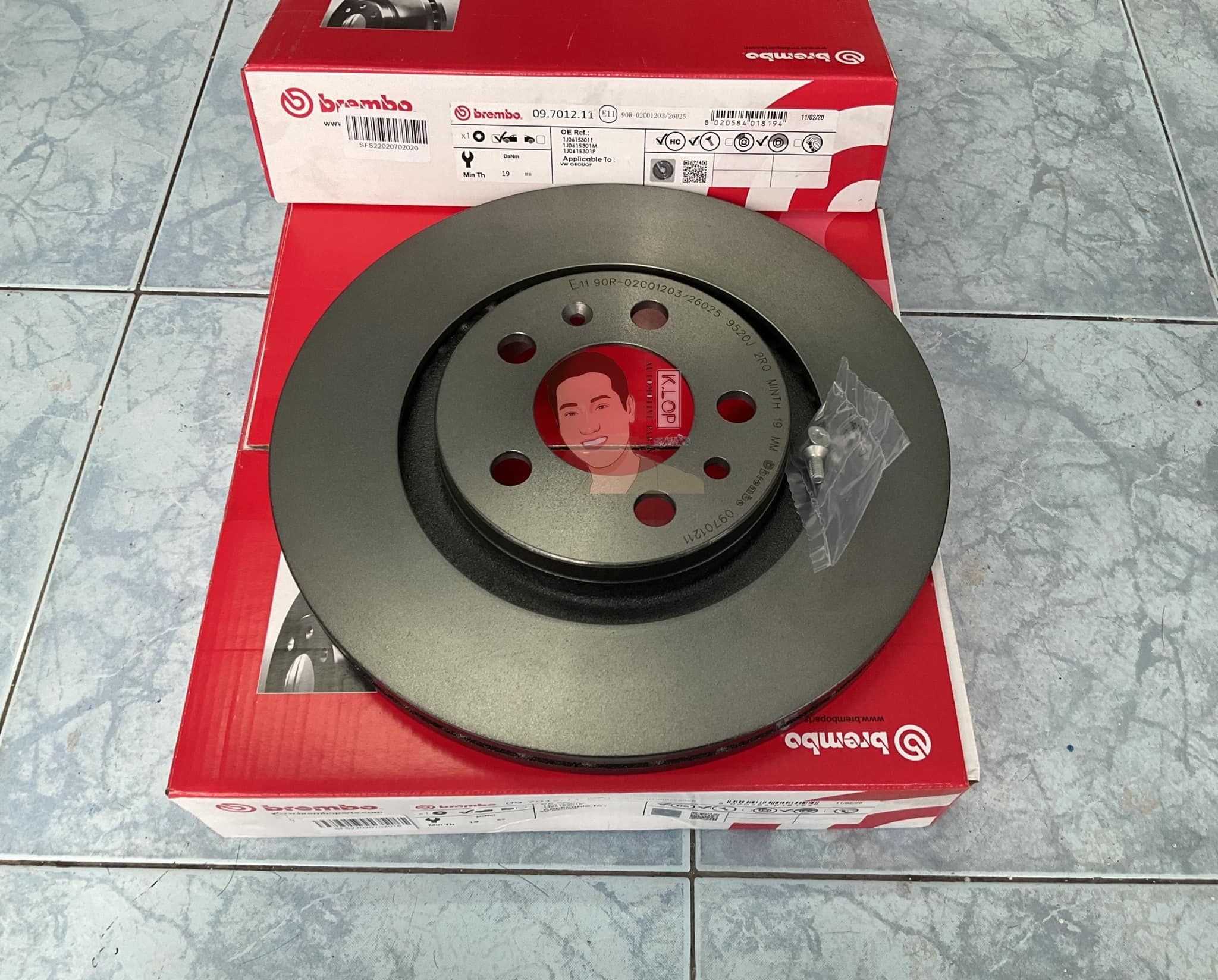 09 7012 11 จานเบรค ล้อ F (ยี่ห้อ BREMBO) รุ่น HC UV VOLK SWAGEN Golf IV V, Beetle ปี1996-2003