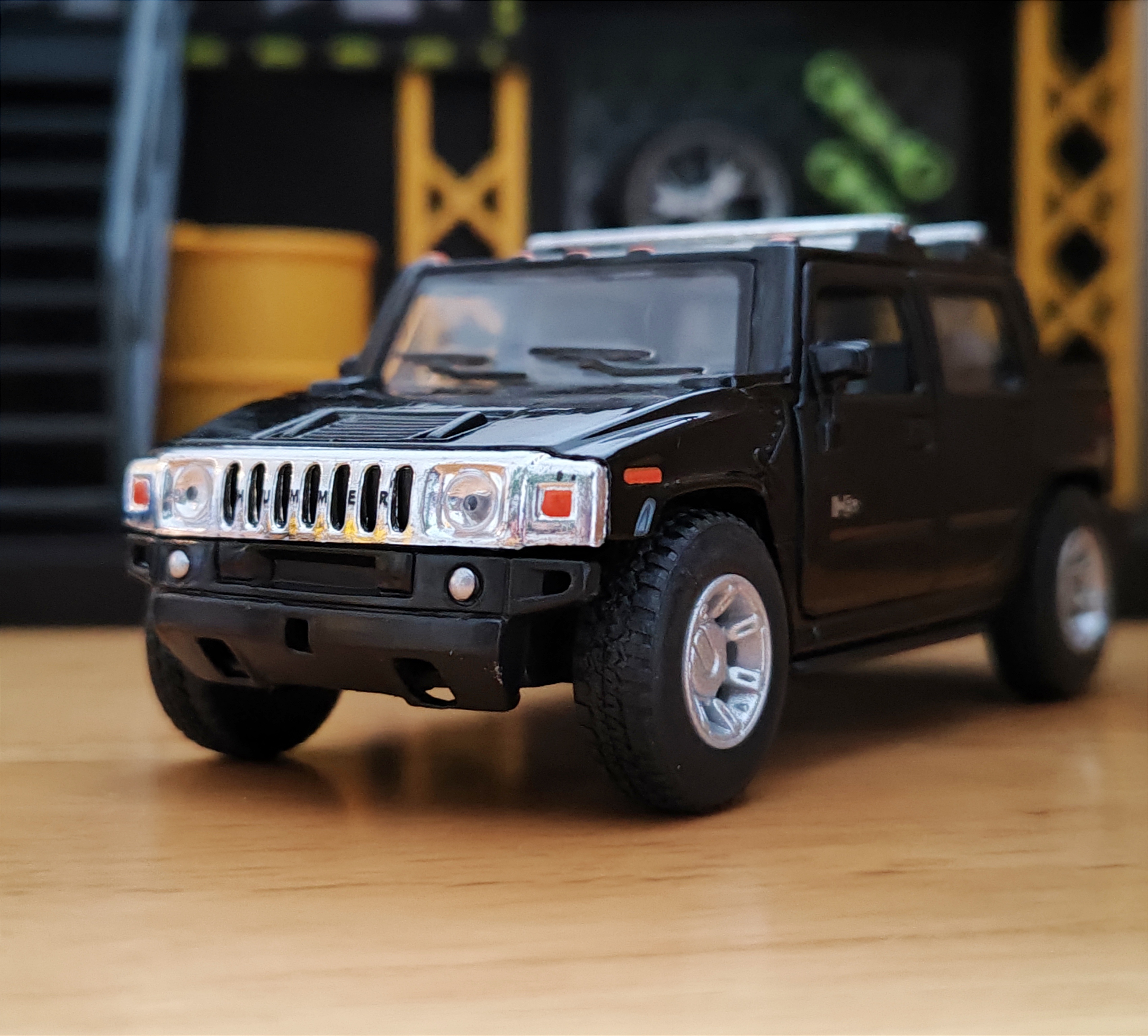 2005 Hummer H2 SUV โมเดลรถเหล็ก (ปลีก-ส่ง)