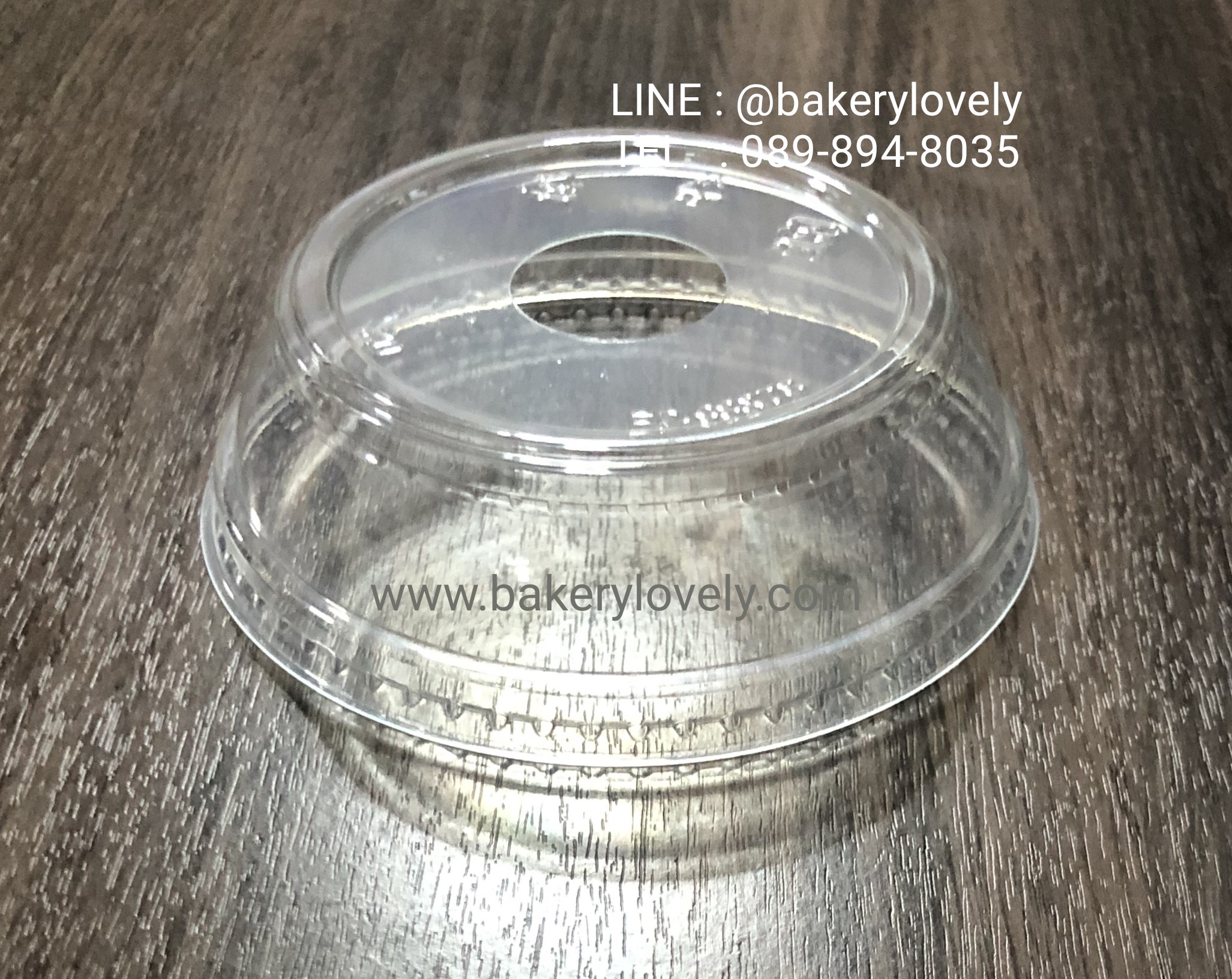 ฝาครึ่งโดม ( ใส เจาะรู ) เส้นผ่านศูนย์กลาง 7.4 cm ปาก 10.5 cm สูง 3 cm