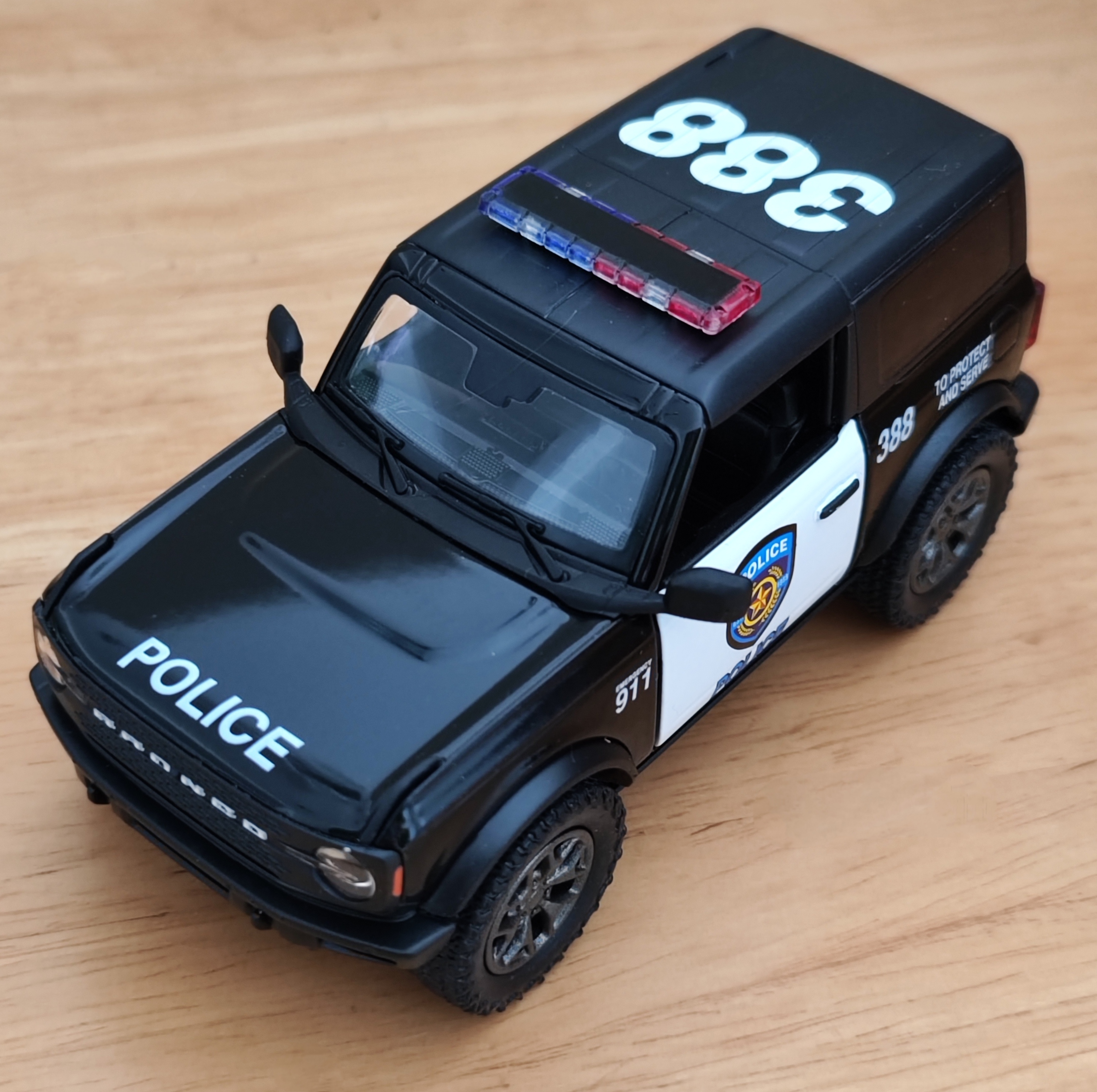 โมเดลรถเหล็ก รถตำรวจ (ปลีก-ส่ง)