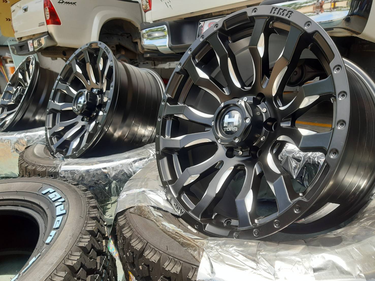 HAMMER HM8 ขอบ18x9.5 ET+20 6x139.7 MBS