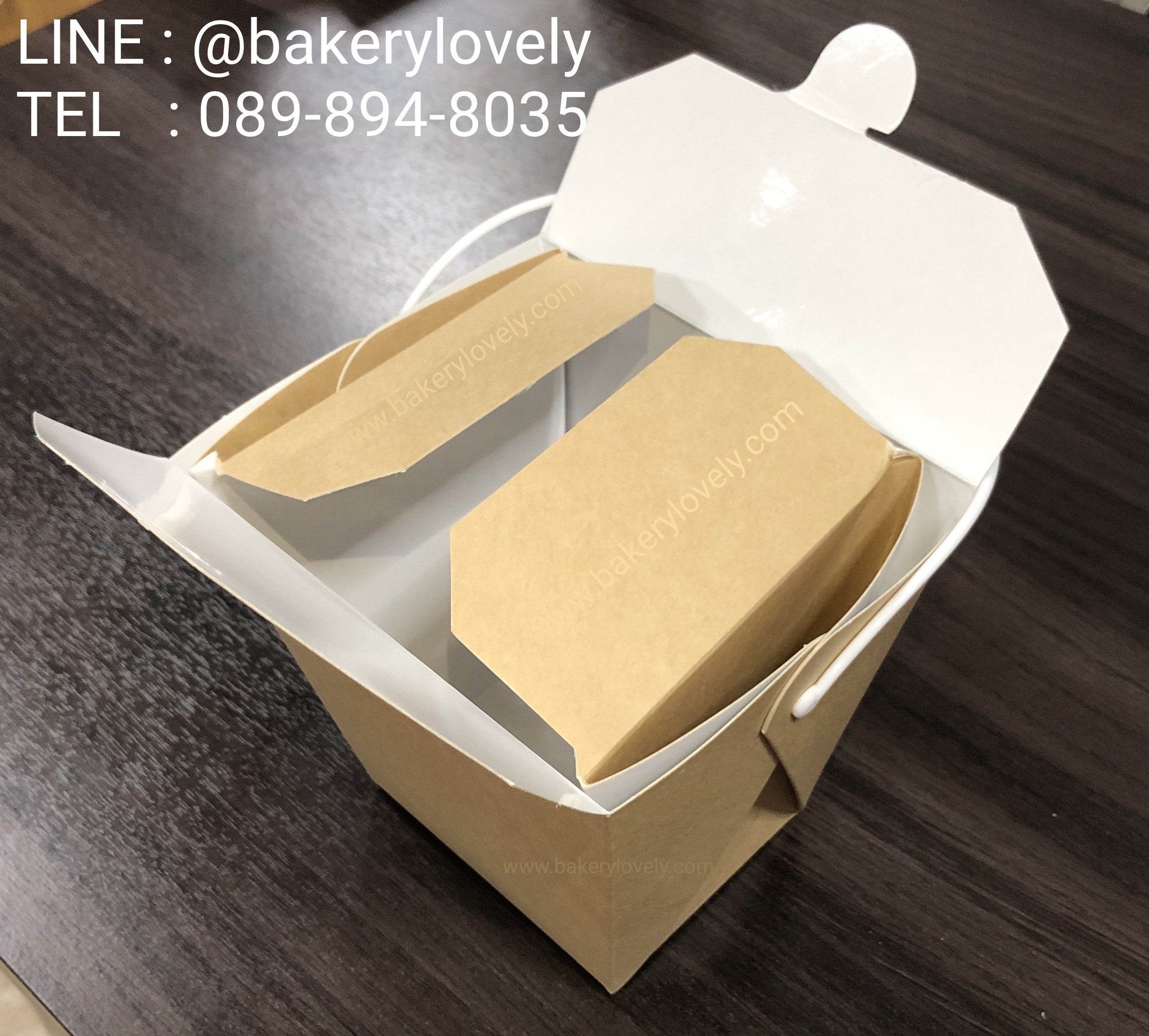 กล่องกระดาษหูหิ้ว สีขาว ไซส์ S 5.5x7.6x9.3x7.2 cm สูง 8.5 cm ( เคลือบใน )
