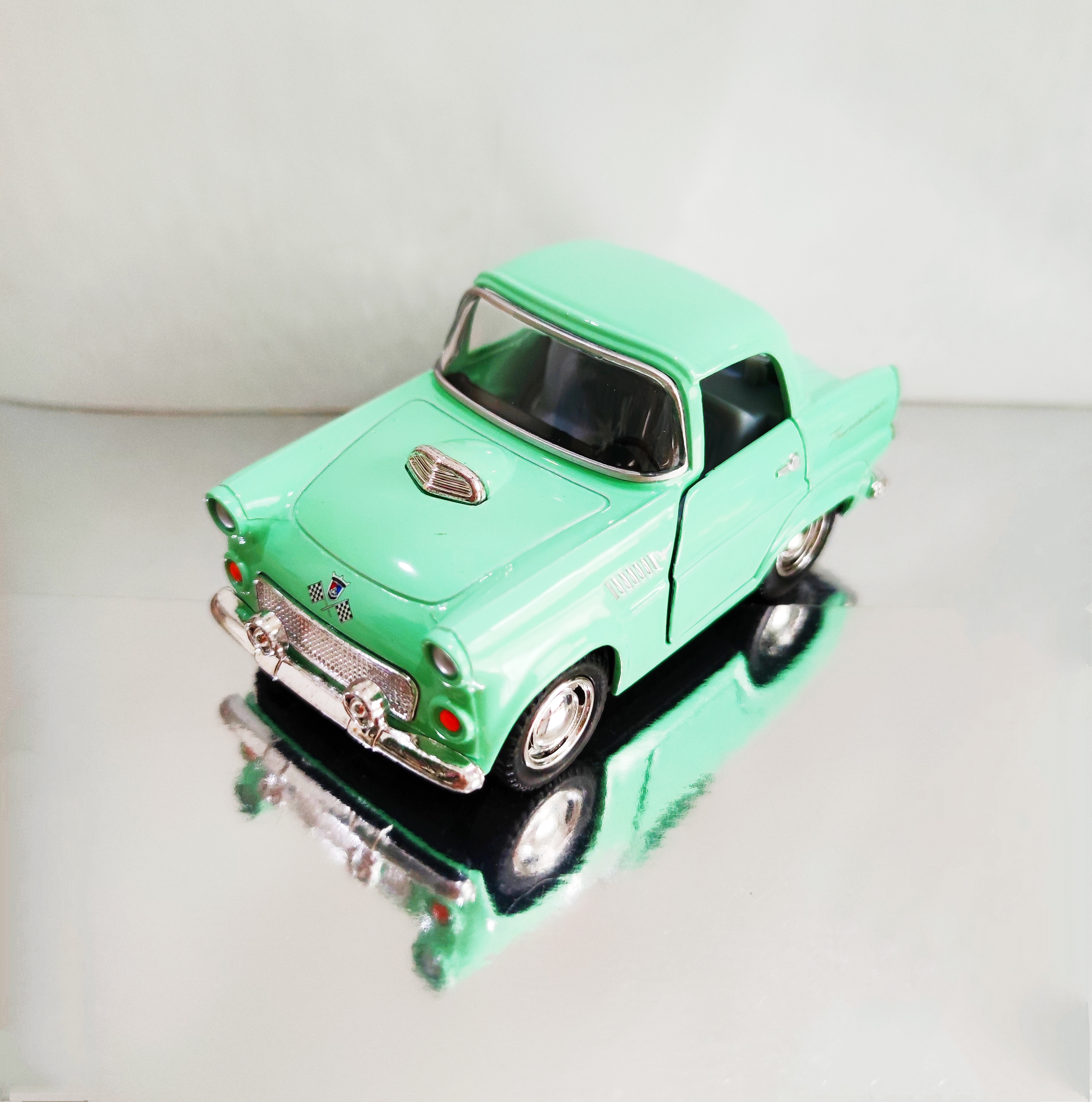 โมเดลรถเหล็ก 1955 Ford Thunderbird ขนาด 4 นิ้ว (ปลีก-ส่ง)