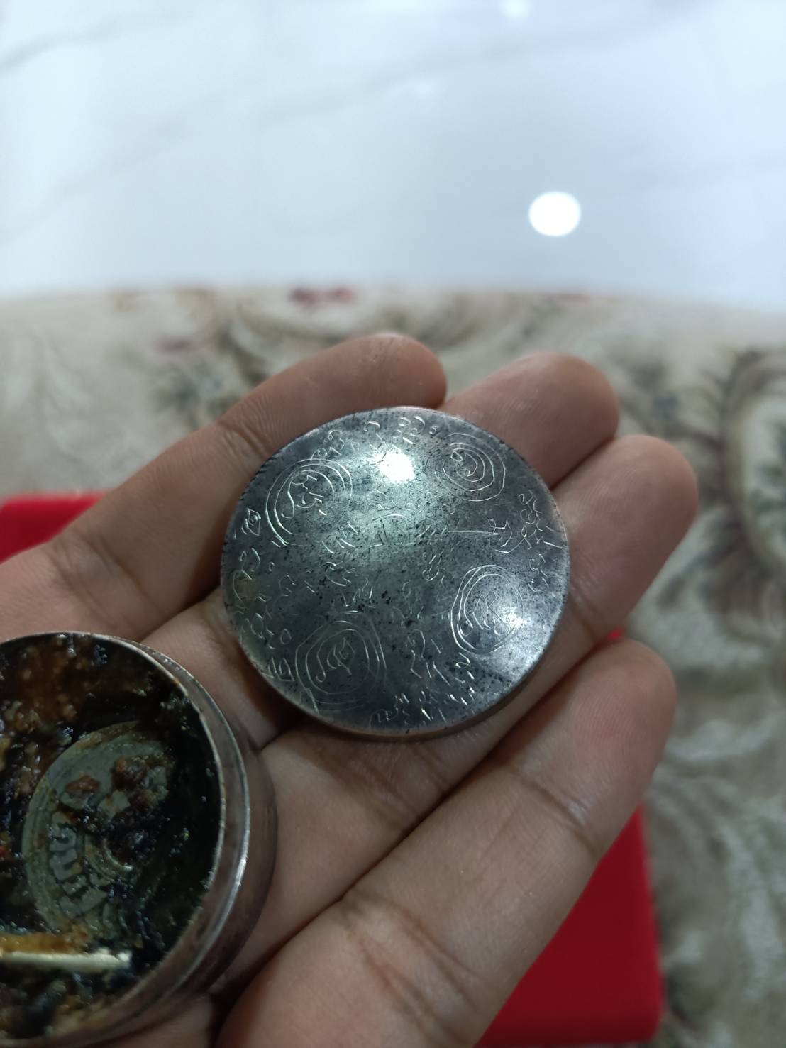 สีผึ้งรวมเกจิและฆราวาสที่มีชื่อเสียงในเขตประเทศไทยและเขมร