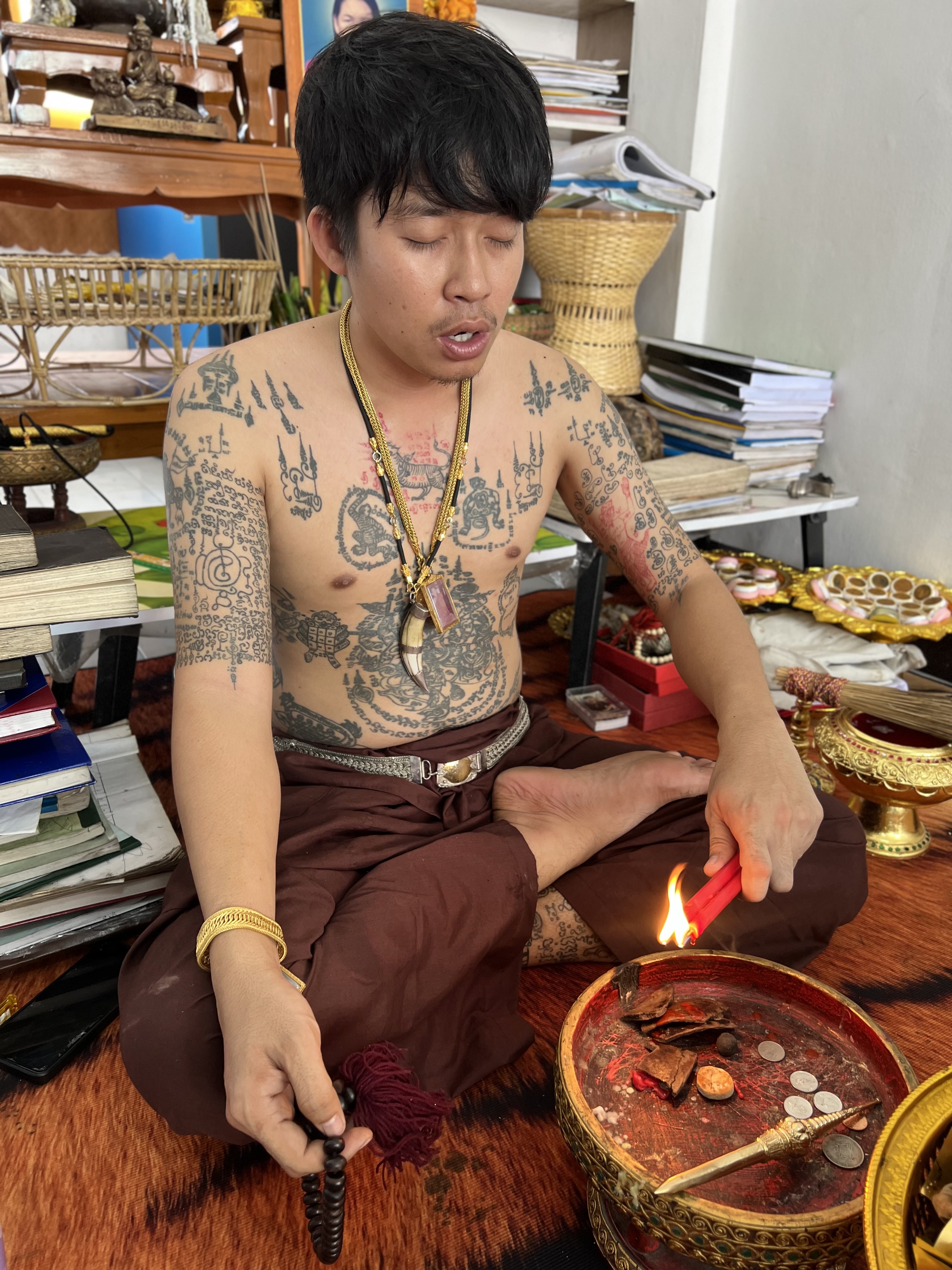 20/07/2566 มาเอามวลสารและจารแผ่นตะกรุดทำงั่งอยุธยา อาจารย์เวียง ขุนแผน