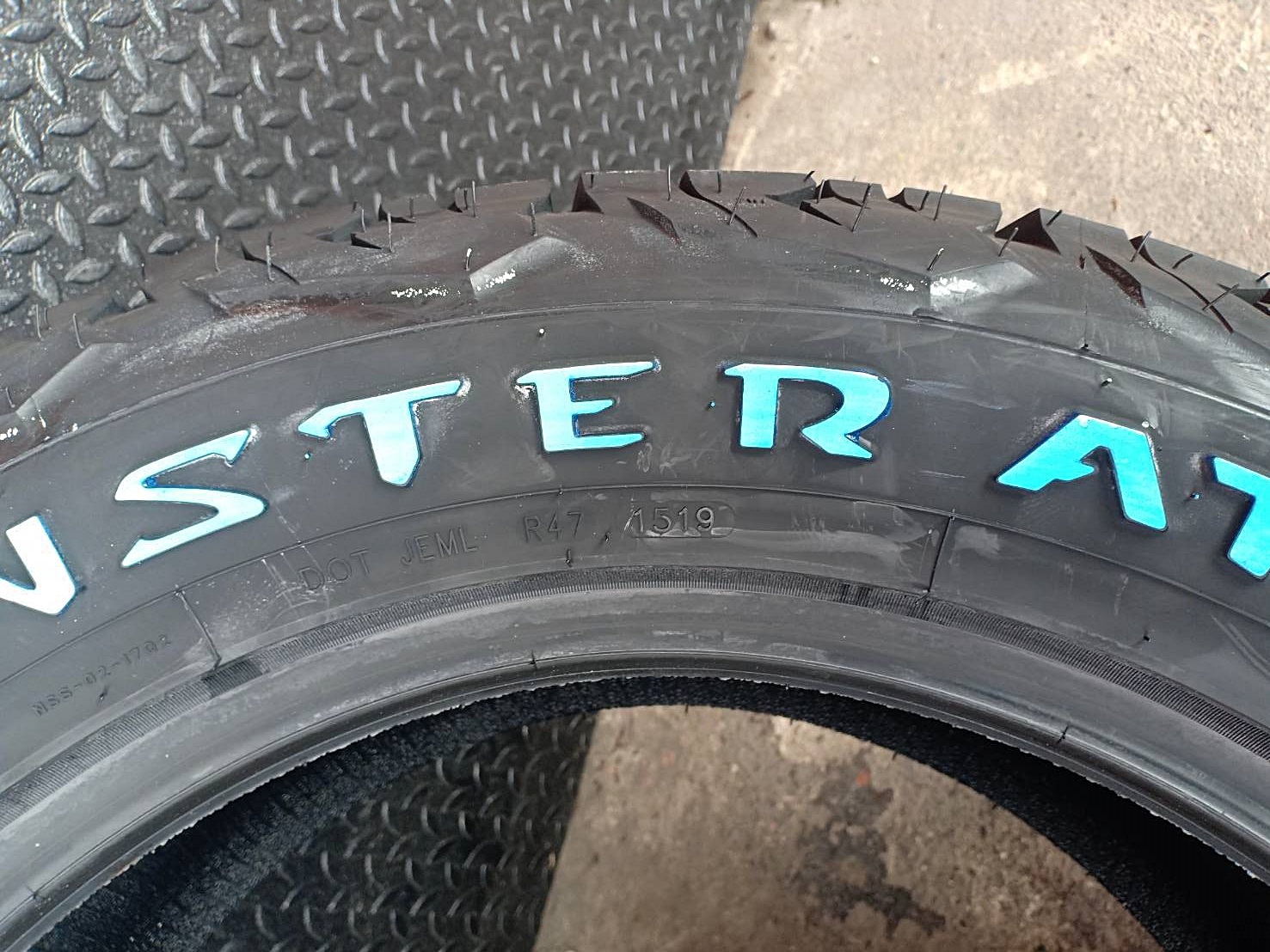 RAIDEN MONSTER AT-2 265/55R20 ยางปี19 ลดราคาพิเศษ