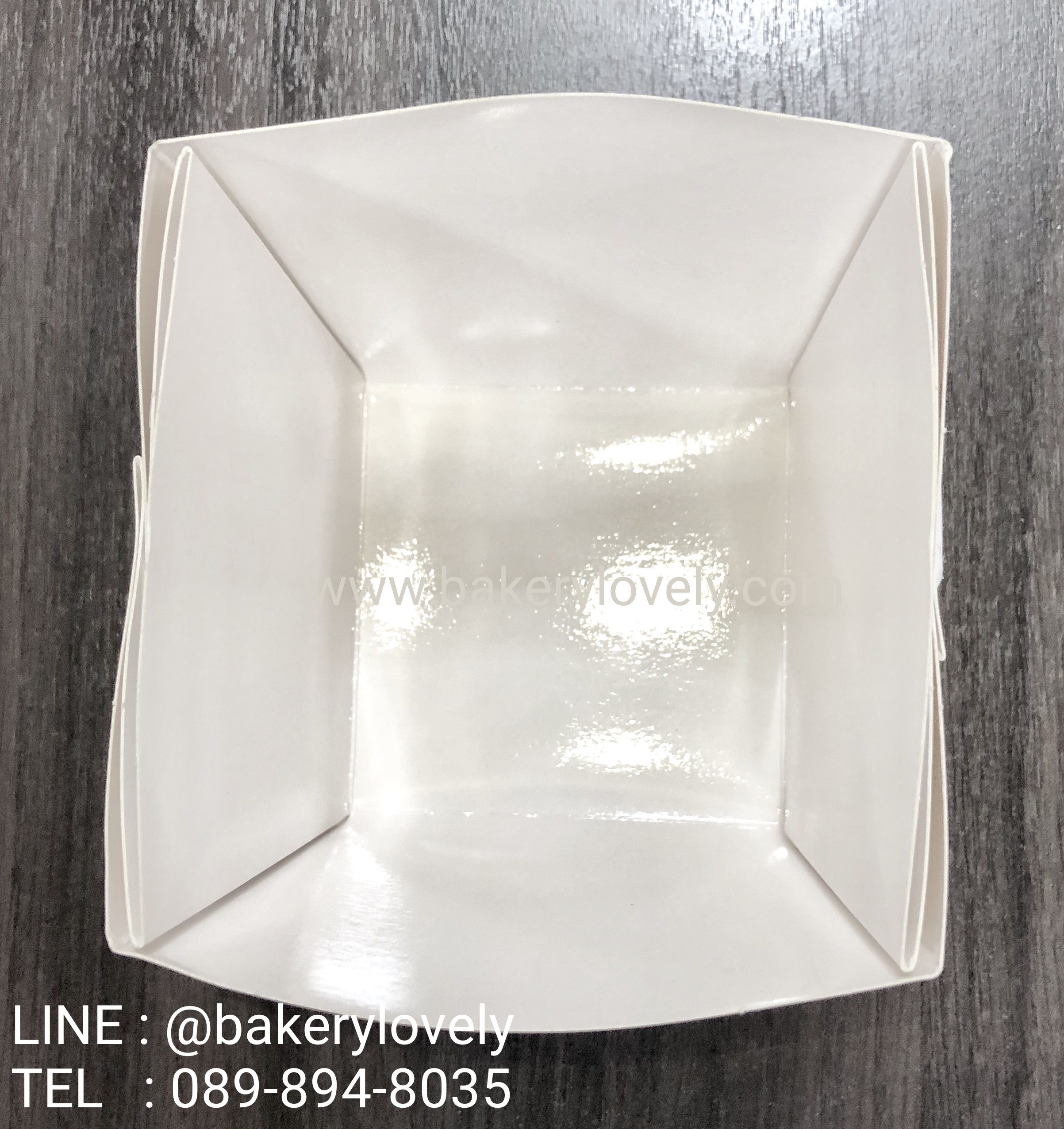 กล่องกระดาษหูหิ้ว 2 ชั้น สีขาว 9x9x11x11x10.5 cm ( เคลือบใน )