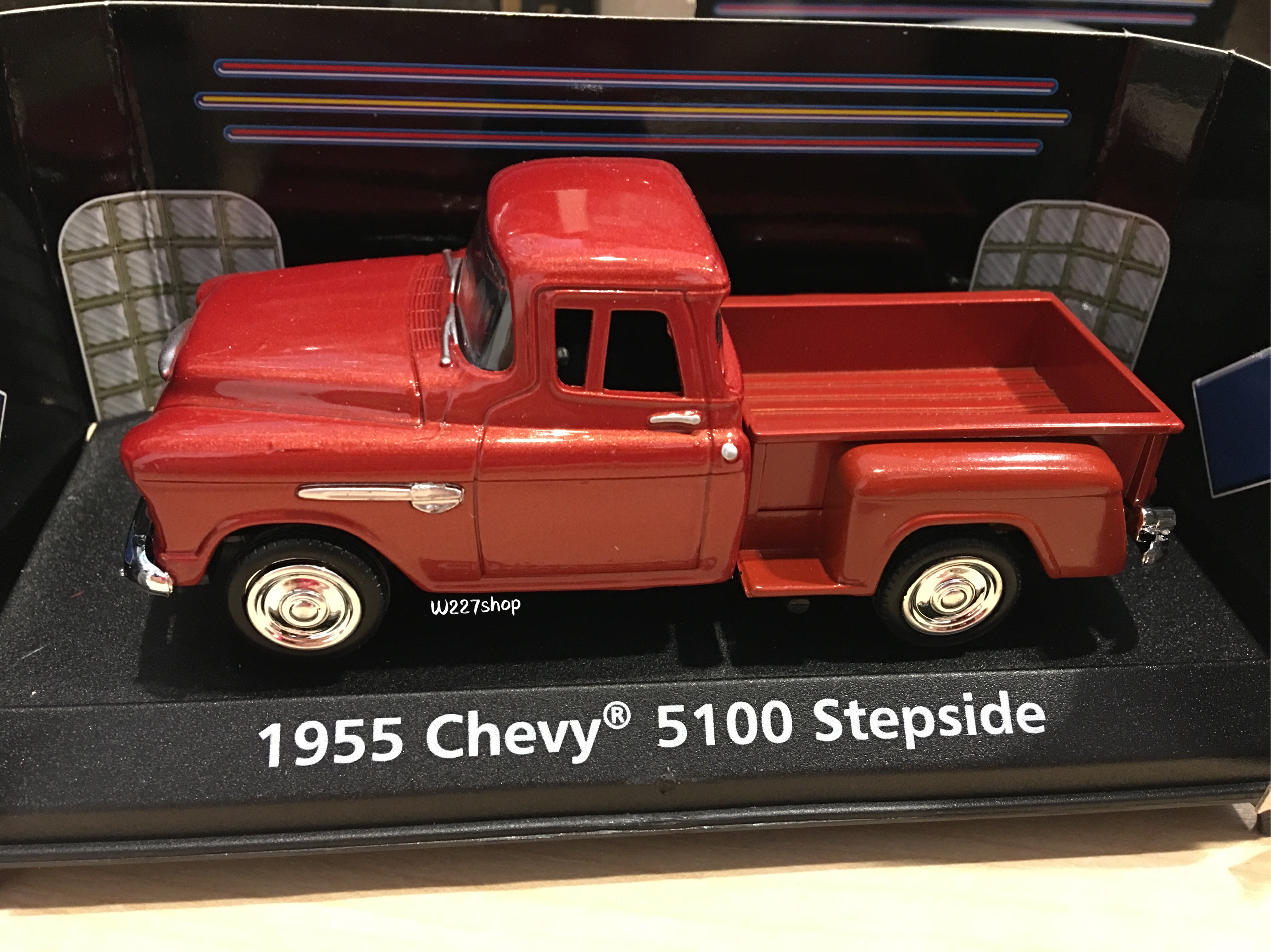 โมเดลรถเหล็ก American Classics มีฐาน Scale 1:43 (ปลีก-ส่ง)