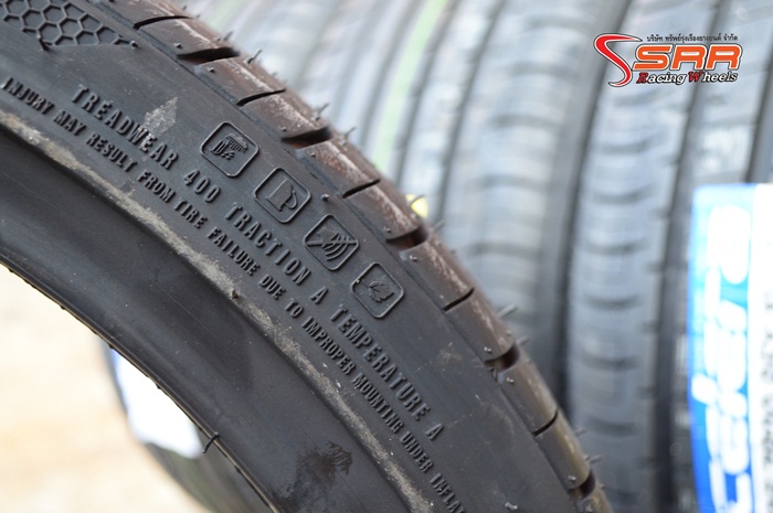 ACCELERA PHI-R 245/35ZR20