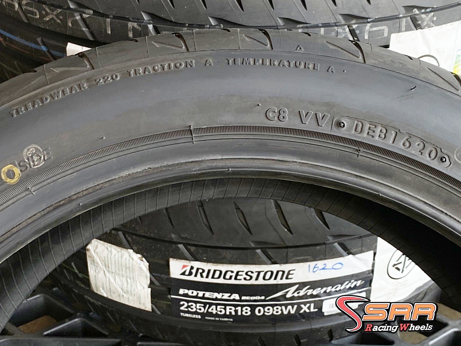 BRIDGESTONE RE004 235/45R18 ยางเข้าใหม่ ราคาพิเศษ