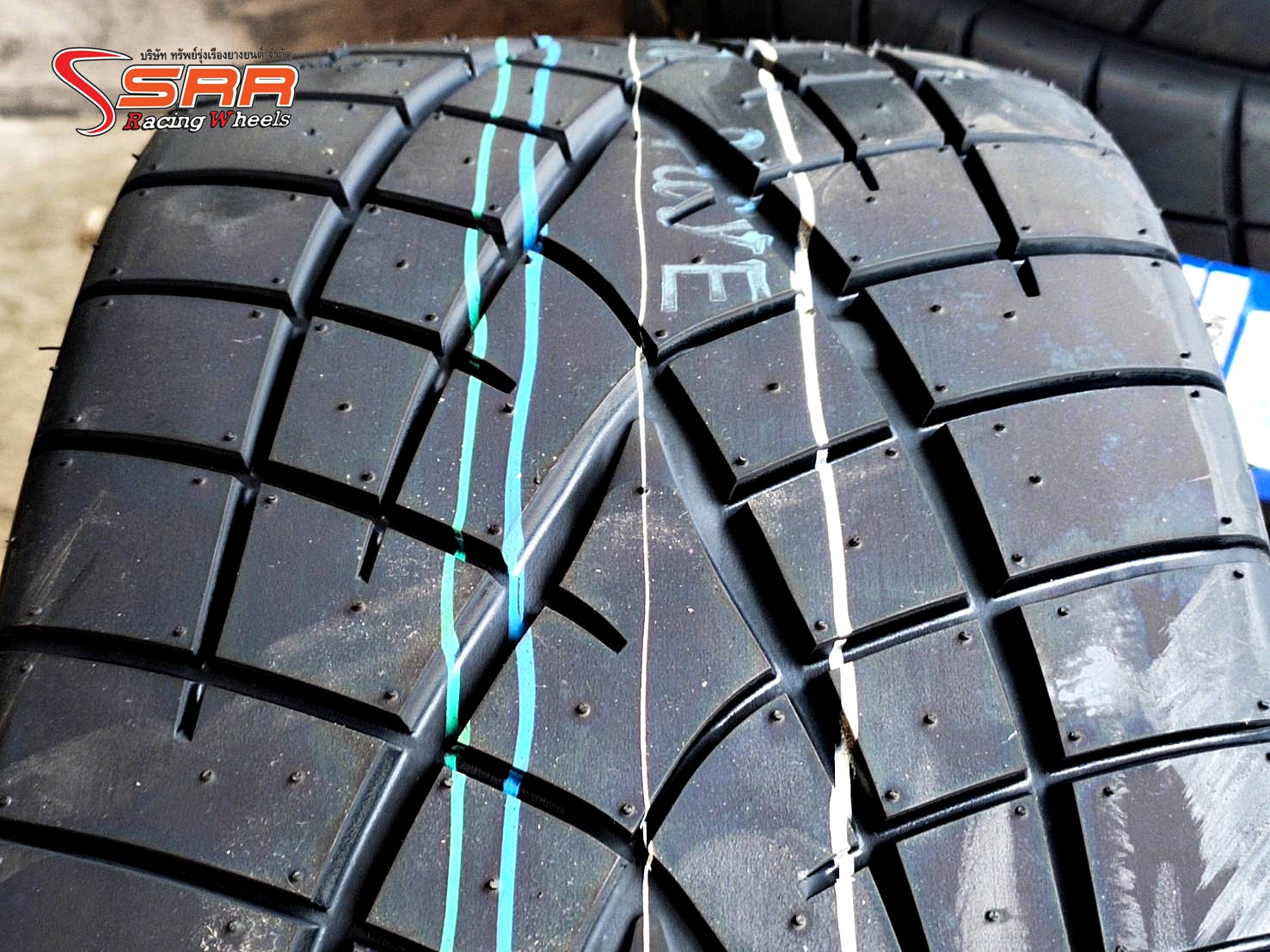TOYO PROXES R1R 235/40ZR17 ยางSemi Soft ปี20 ราคาพิเศษ