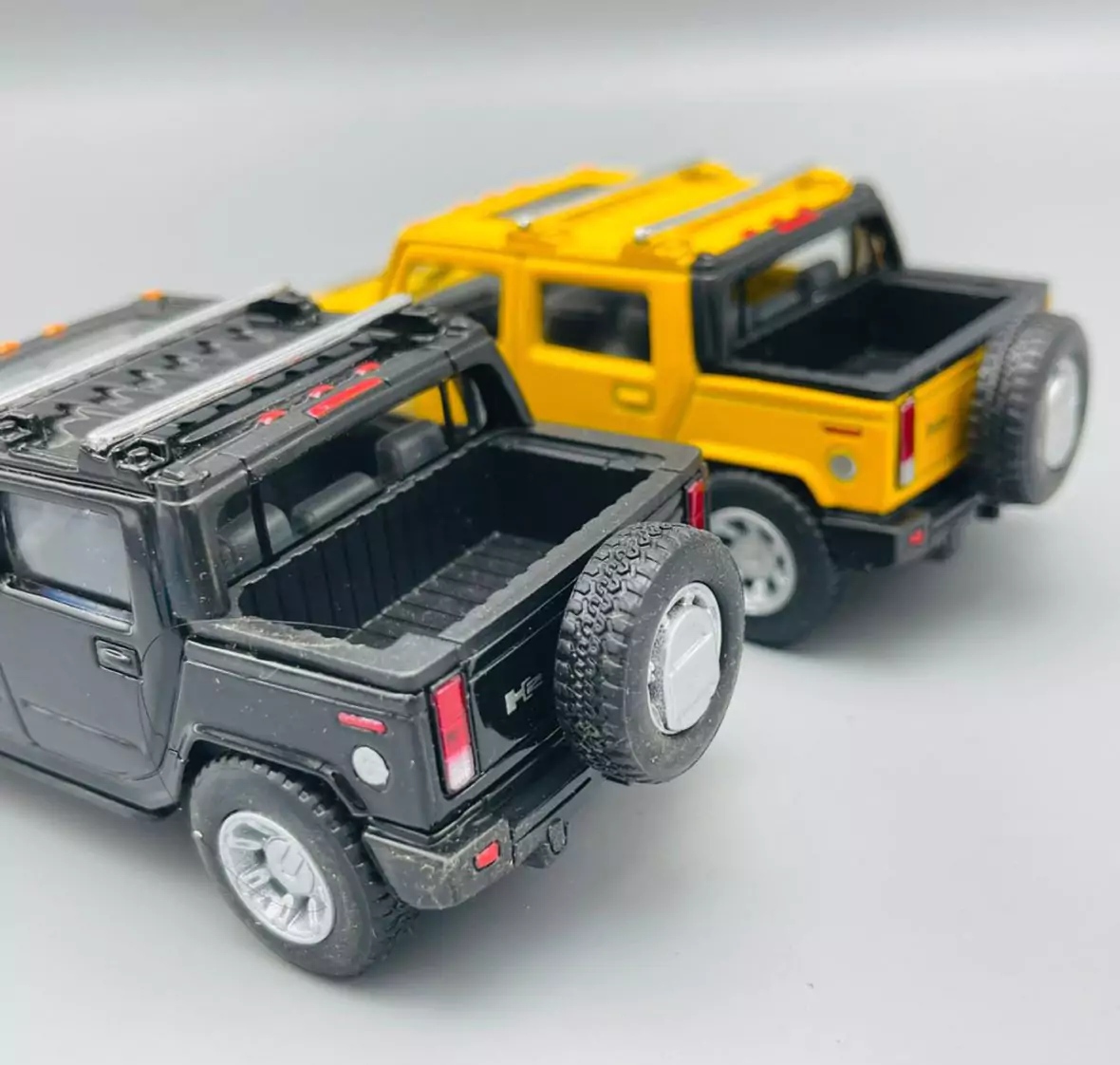 2005 Hummer H2 SUV โมเดลรถเหล็ก (ปลีก-ส่ง)