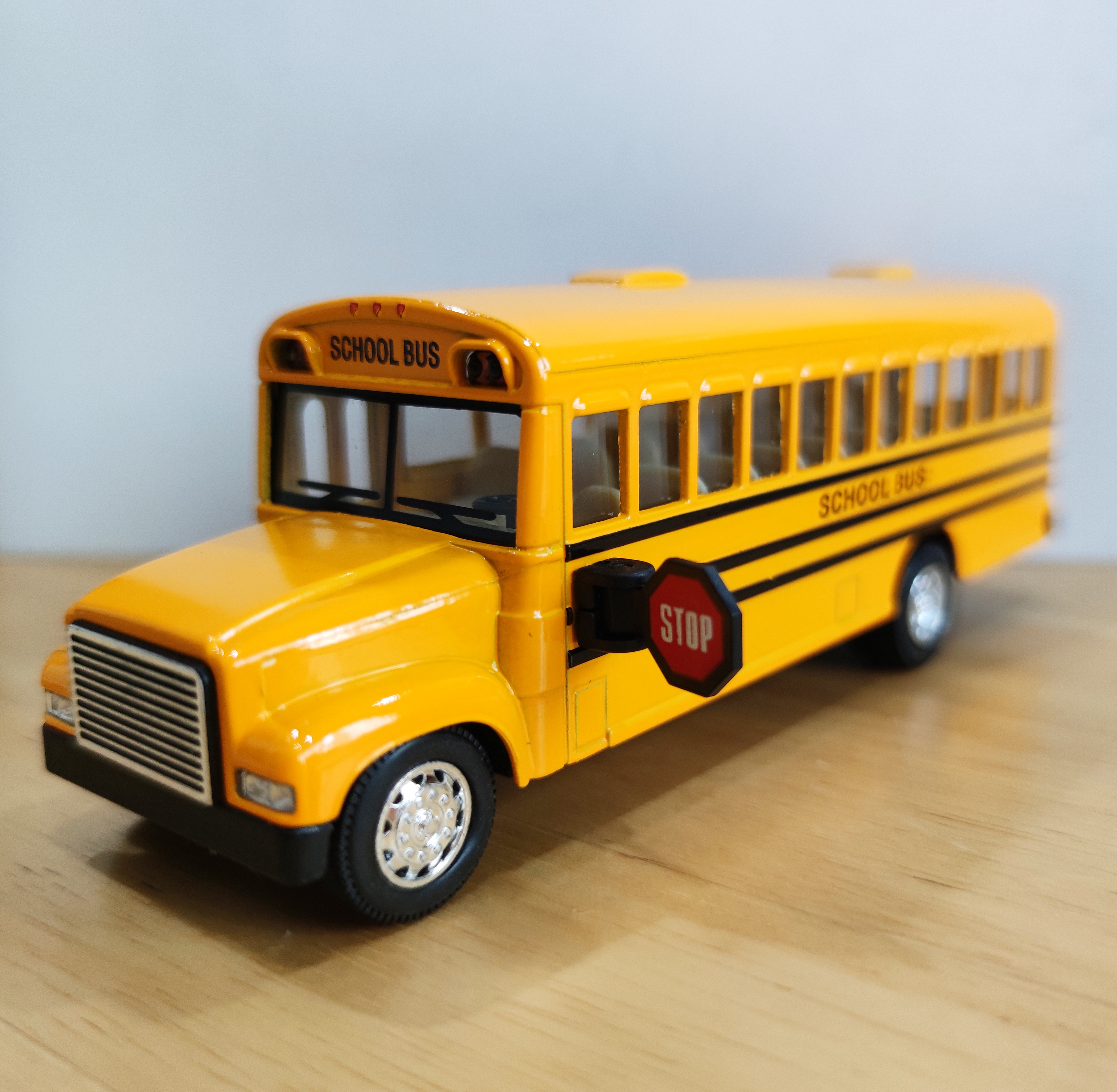 โมเดลรถเหล็ก รถโรงเรียน (ปลีก-ส่ง)