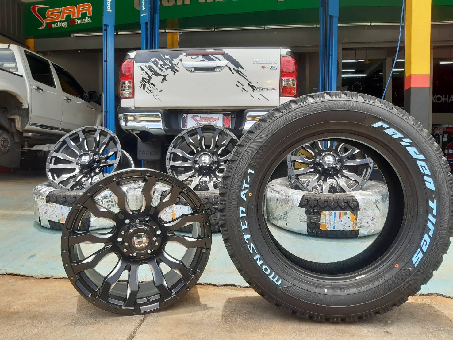 HAMMER HM8 ขอบ18x9.5 ET+20 6x139.7 MBS