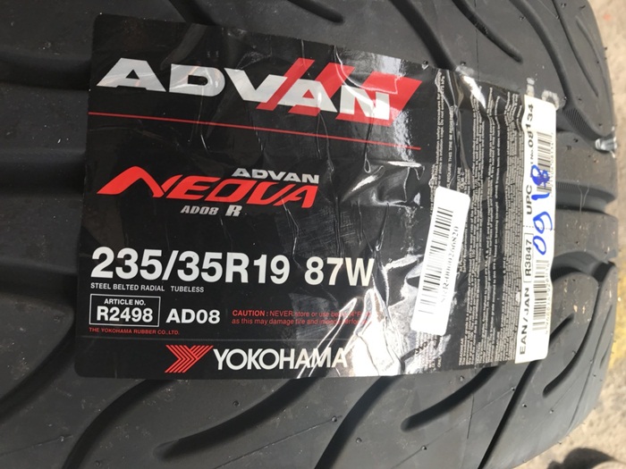 YOKOHAMA AR08R 235/35R19