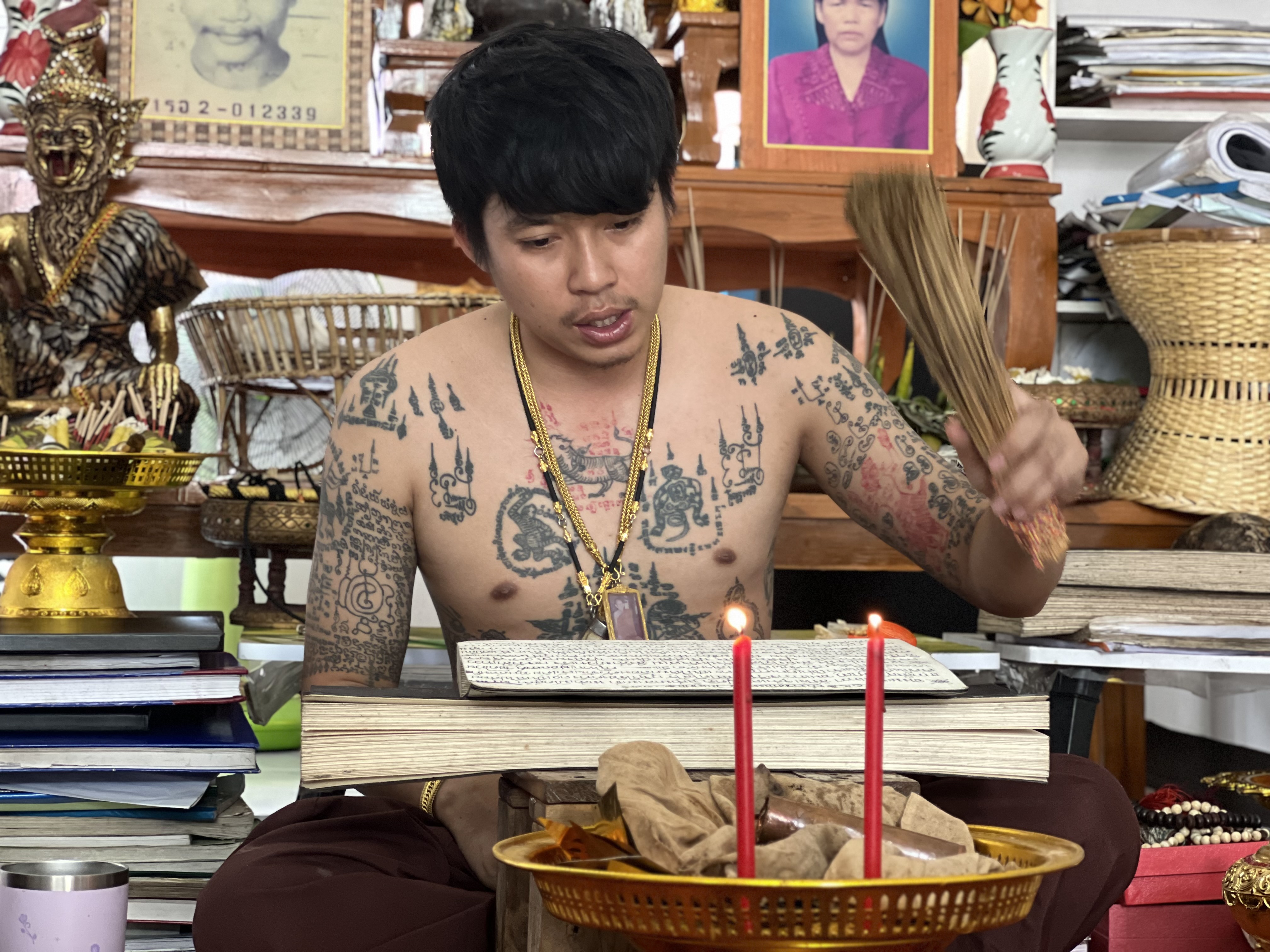 20/07/2566 มาเอามวลสารและจารแผ่นตะกรุดทำงั่งอยุธยา อาจารย์เวียง ขุนแผน