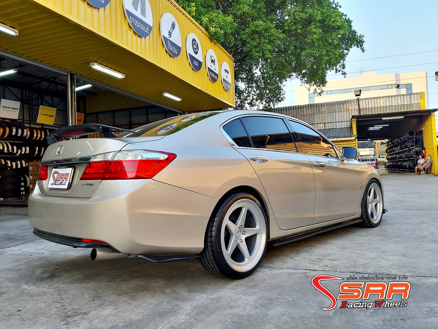 JA5188 ขอบ20 หน้า8.5 หลัง9.5 5H114.3 ราคาพิเศษ ล้อชุด 18,000฿