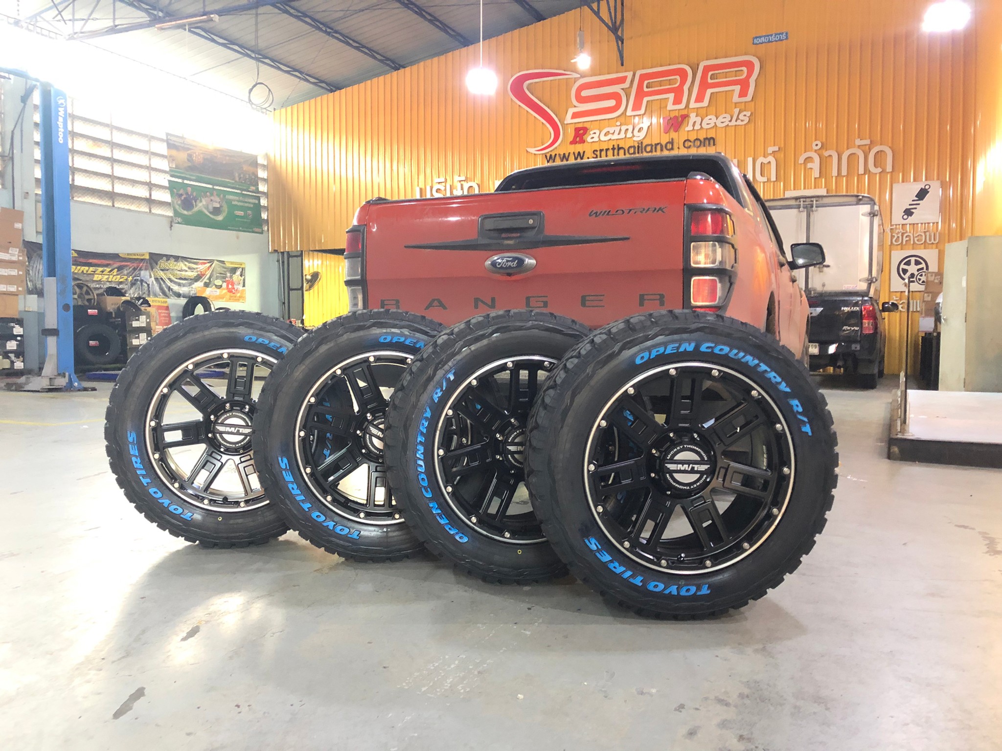 MICKEY THOMPSON SQ85G SIDEBITER ขอบ20 6H139.7 ET18 DBK1GP