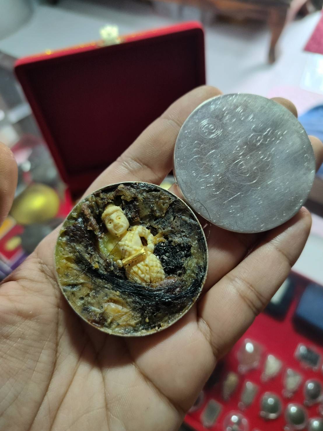 ตลับเงินปากผีรวมอาถรรพ์ อาจารย์เสือ สำนักคนเลี้ยงผี