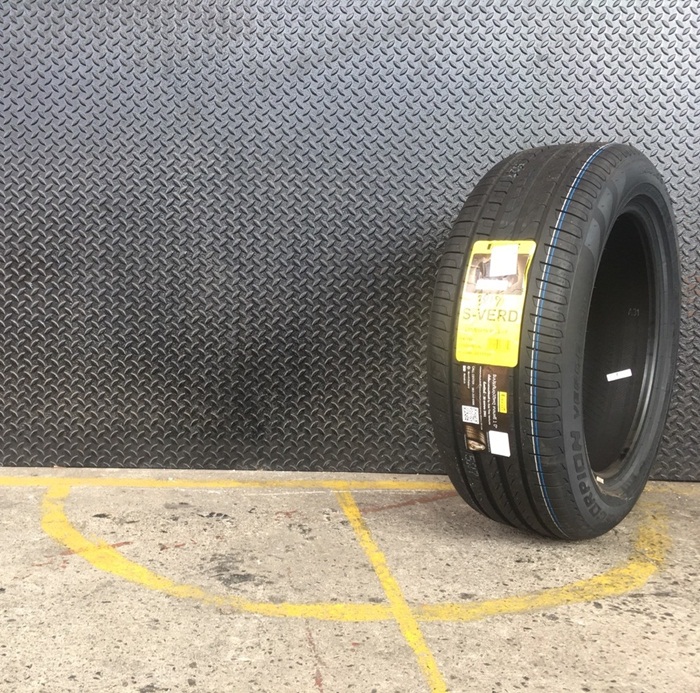 PIRELLI SCORPION VERDE RUNFLAT 235/55R19 สำหรับใส่รถBENZ GLC