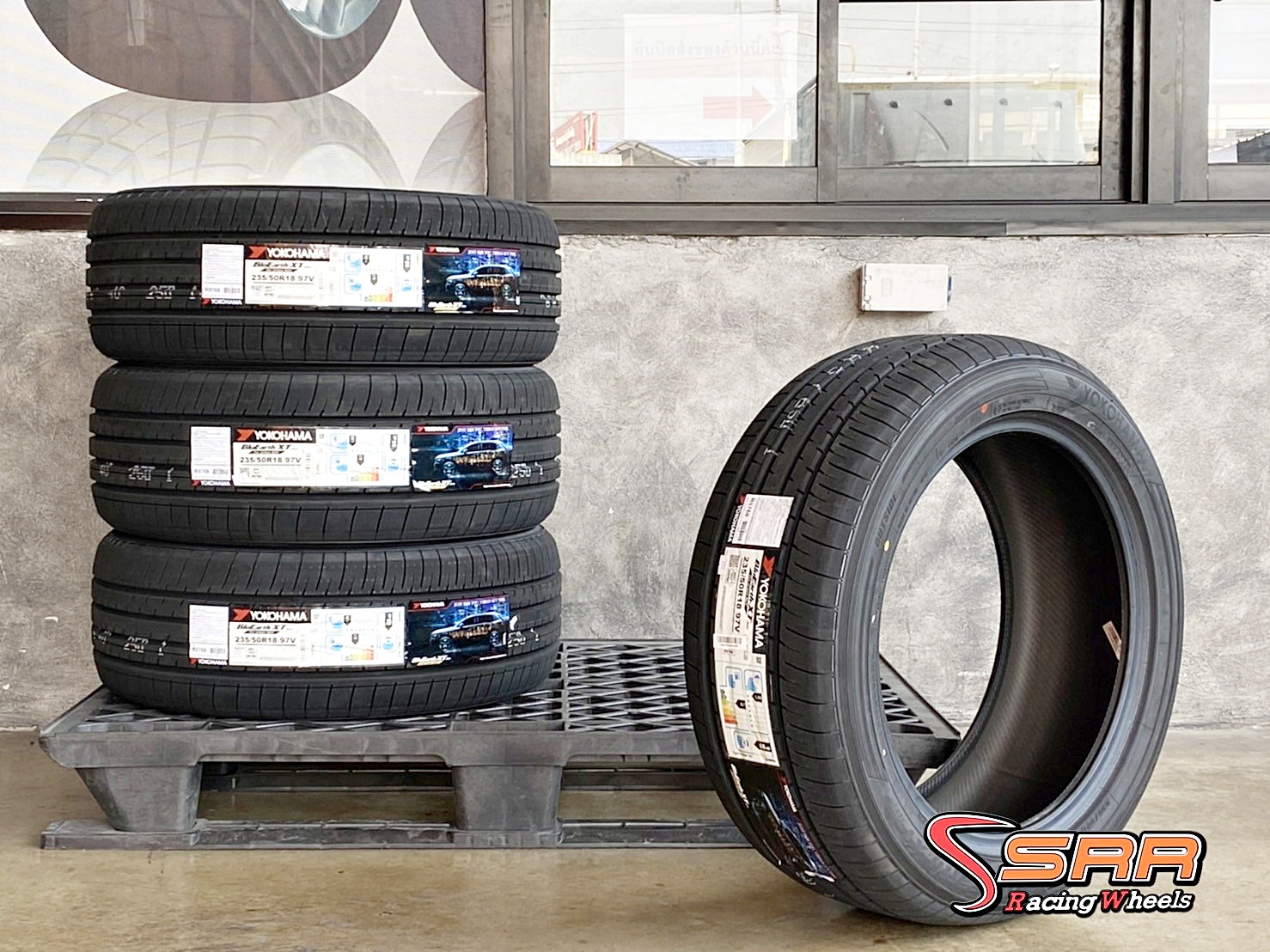 YOKOHAMA BluEarth-XT AE61 235/50R18 ยางญี่ปุ่นเข้าใหม่ ราคาพิเศษ