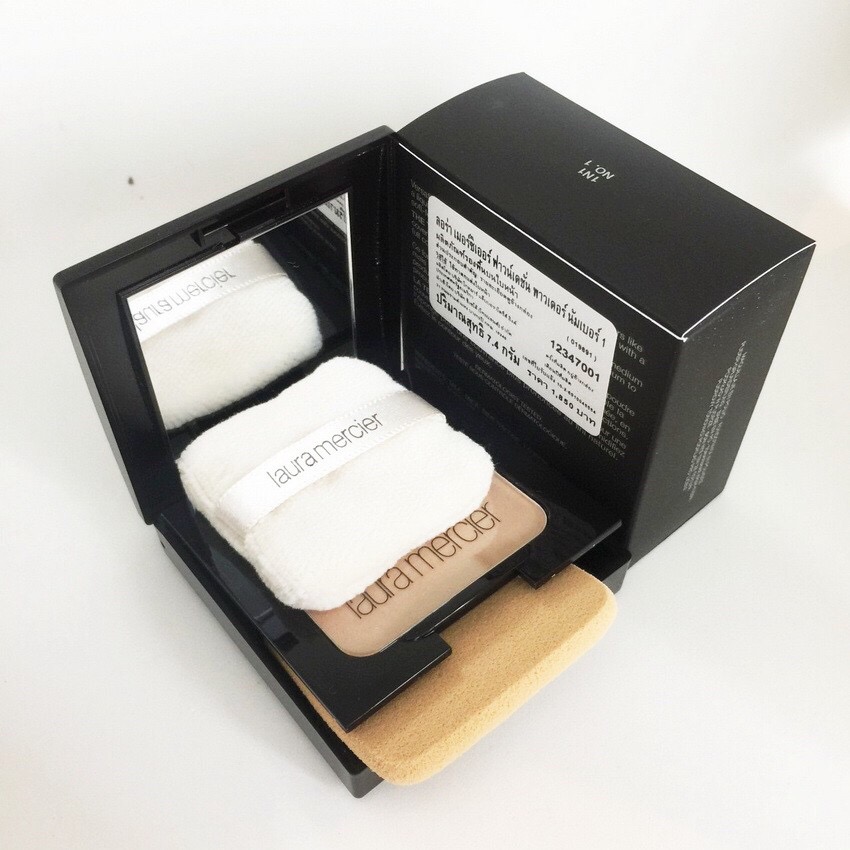 แป้งผสมรองพื้น Laura Mercier Foundation Powder (7.4 g.) พร้อมพัฟฟองน้ำและกำมะหยี่