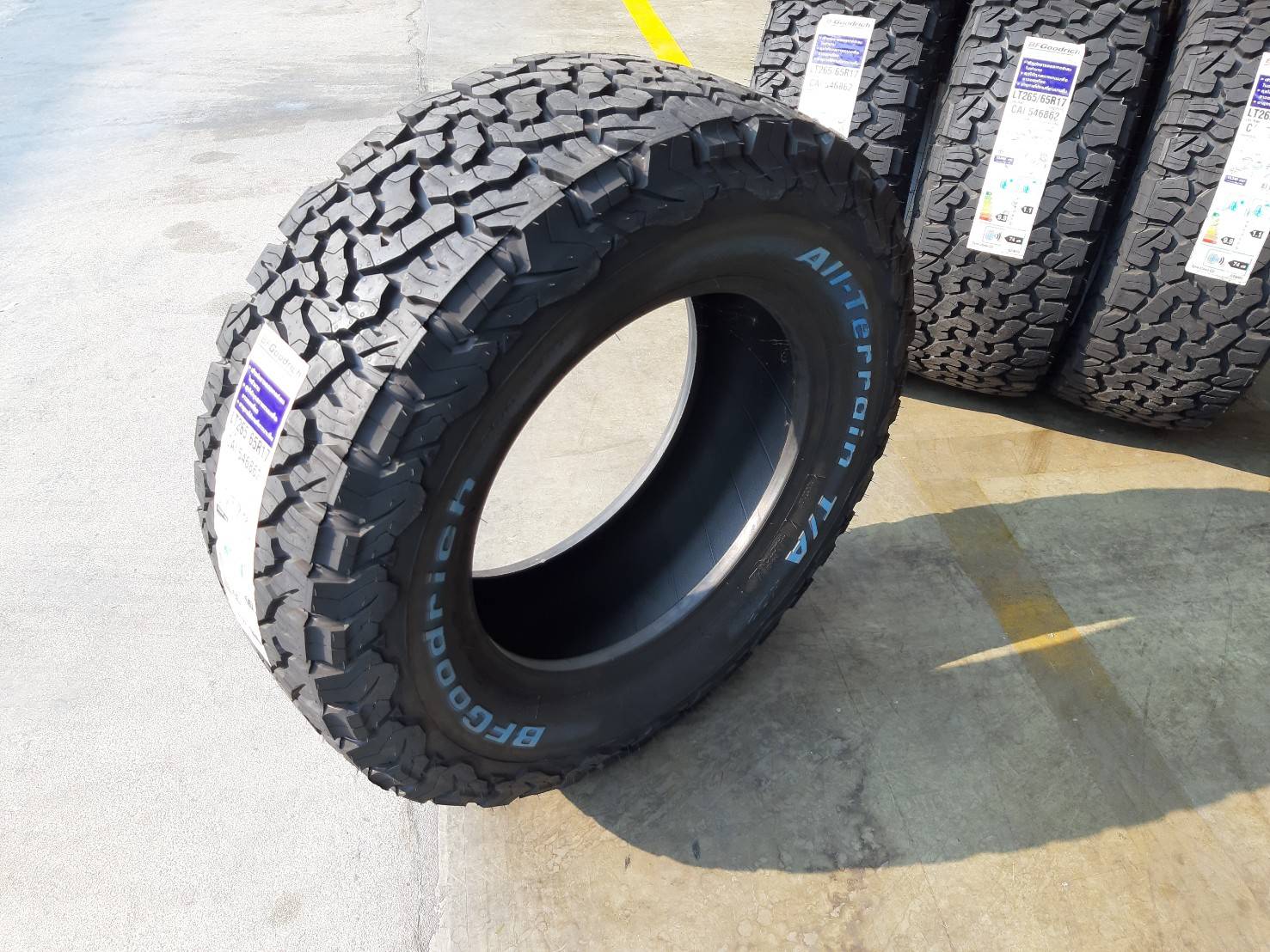 BFGoodrich All Terrain T/A KO2 265/65R17 ยางใหม่ปี21 ราคาพิเศษ