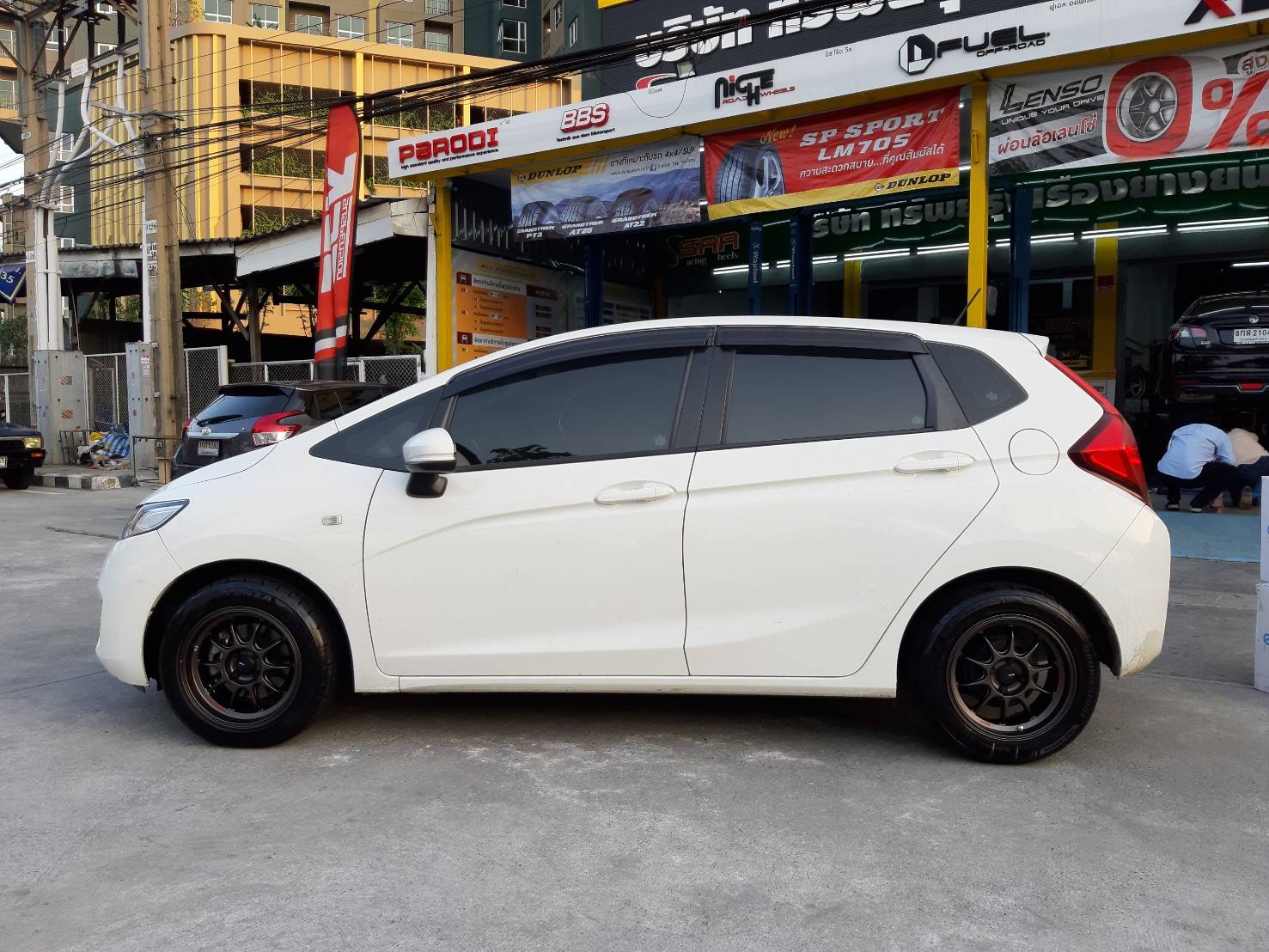 ENKEI TUNING SC55 ขอบ15 ET28 4x100 สีเทาตัวหนังสือแดง