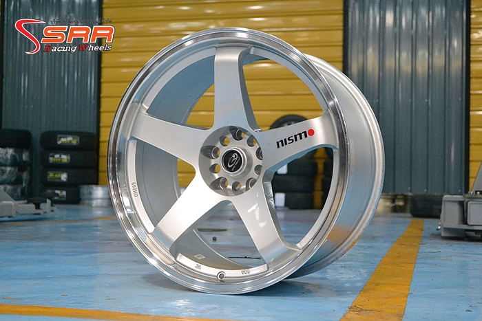 NISMO ROTA ขอบ19 สีRLPS ชุดละ 12,000 บาท