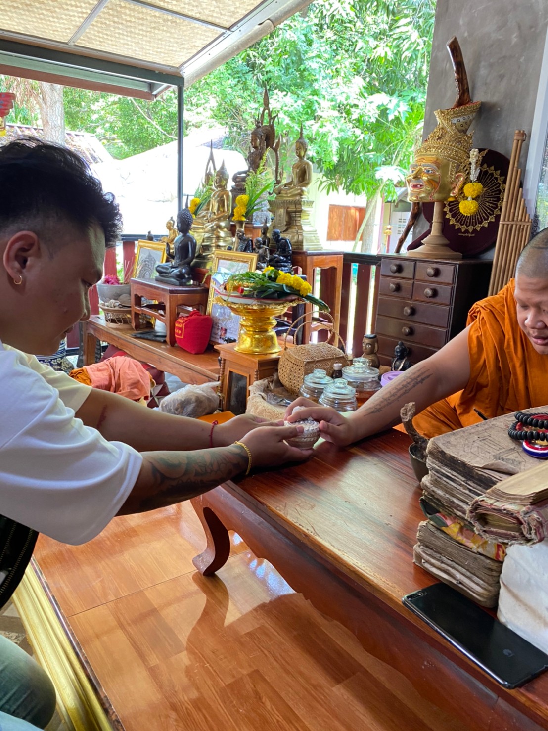 ⭕️ สีผึ้งพรายเศรษฐี พระอาจารย์บุณยกร ฐิตปุญโญ