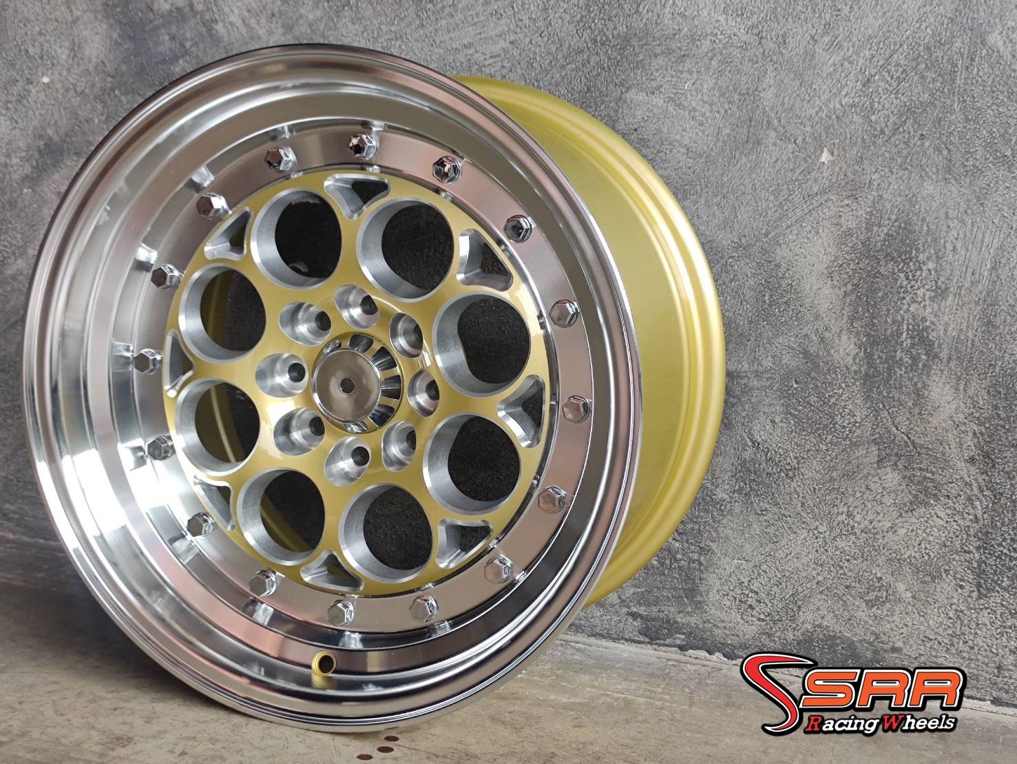WELD MAGNUM DRAG 15x8 8H100 ET20 สีทองหมุดเงิน