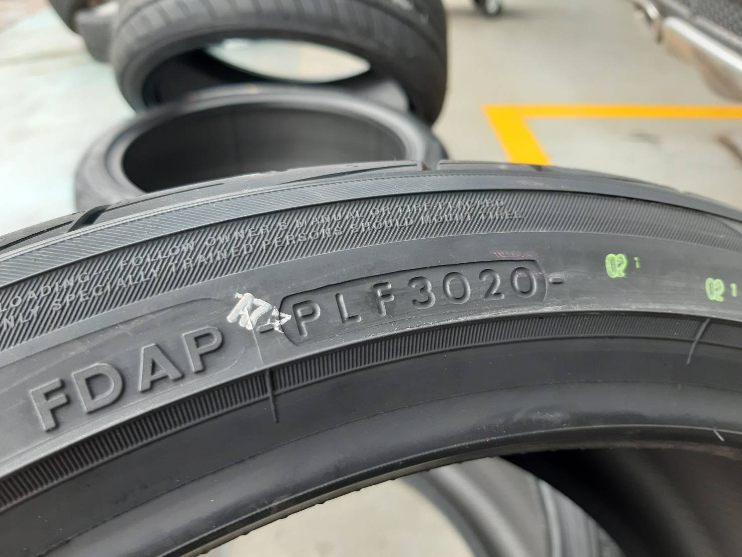 YOKOHAMA ADVAN FLEVA V701 255/35R19 ยางญี่ปุ่น ราคาพิเศษ