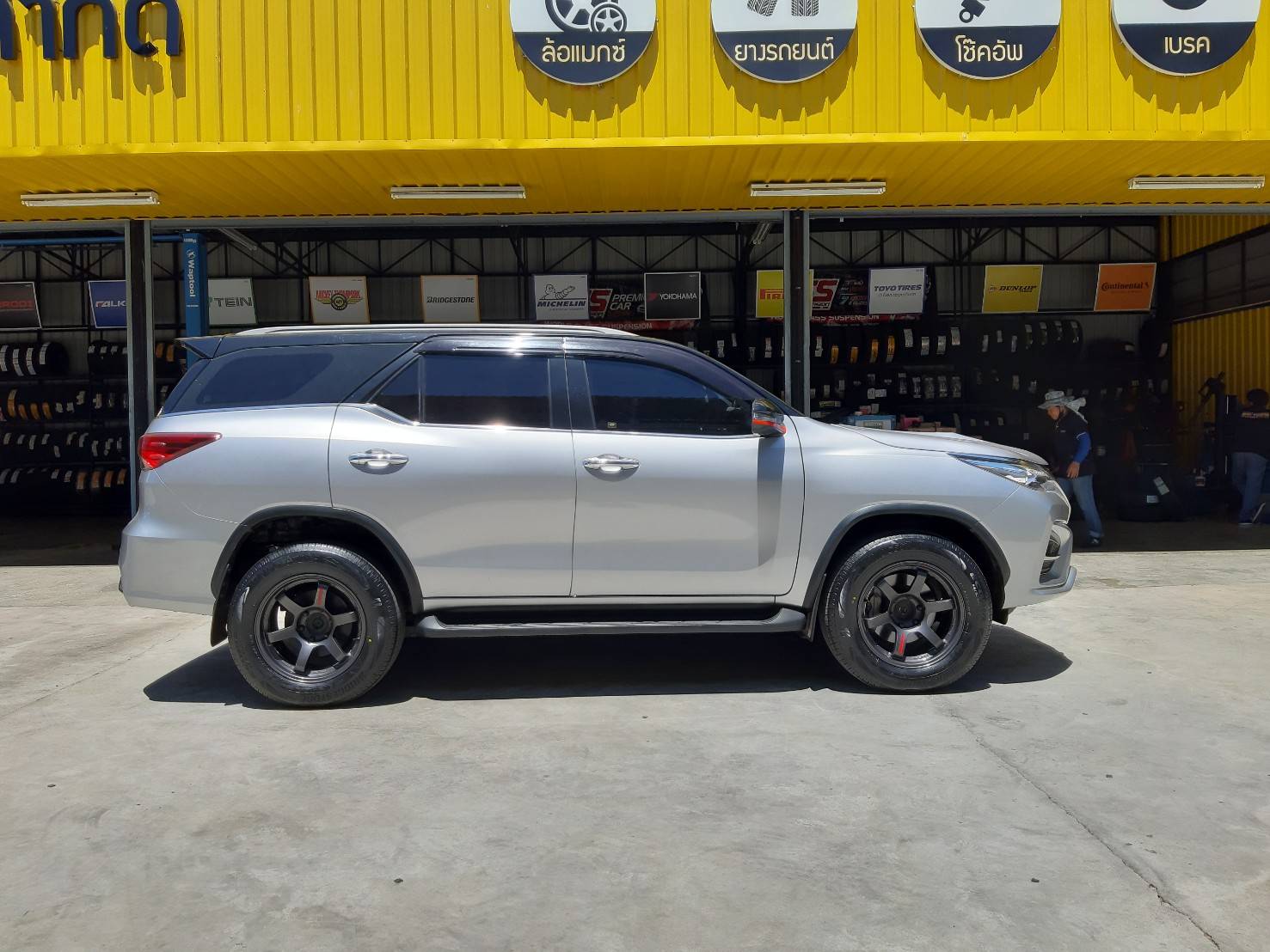 BRIDGESTONE ECOPIA H/L001 265/60R18 ยางใหม่ปี21 ราคาพิเศษ