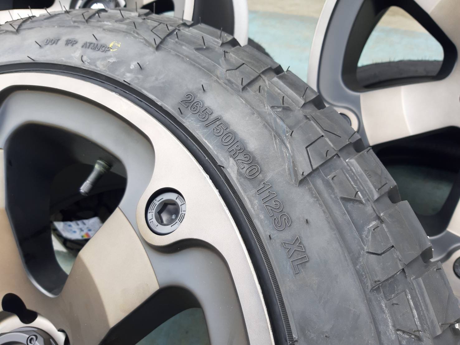 FUEL BEAST ขอบ20x10 6x139.7 ET-18 MATTE BLACK MACHINED / TINT CLEAR