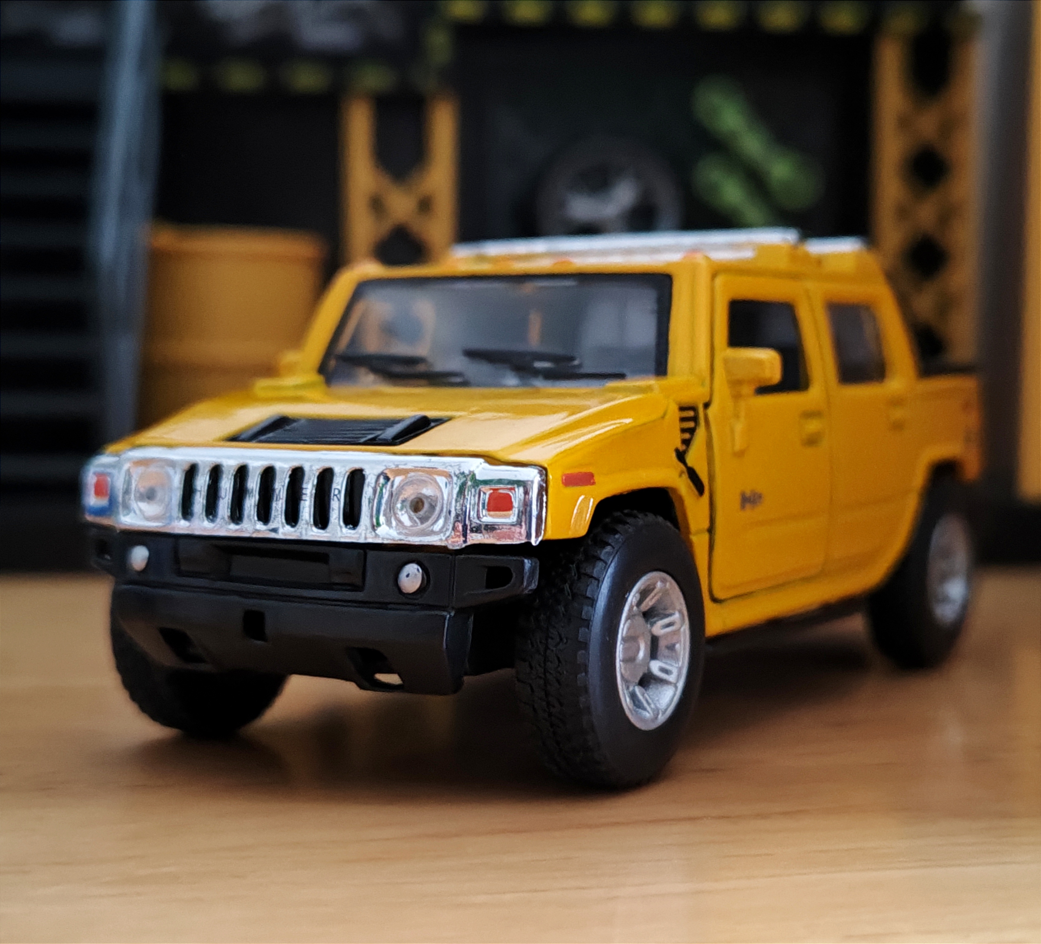 2005 Hummer H2 SUV โมเดลรถเหล็ก (ปลีก-ส่ง)
