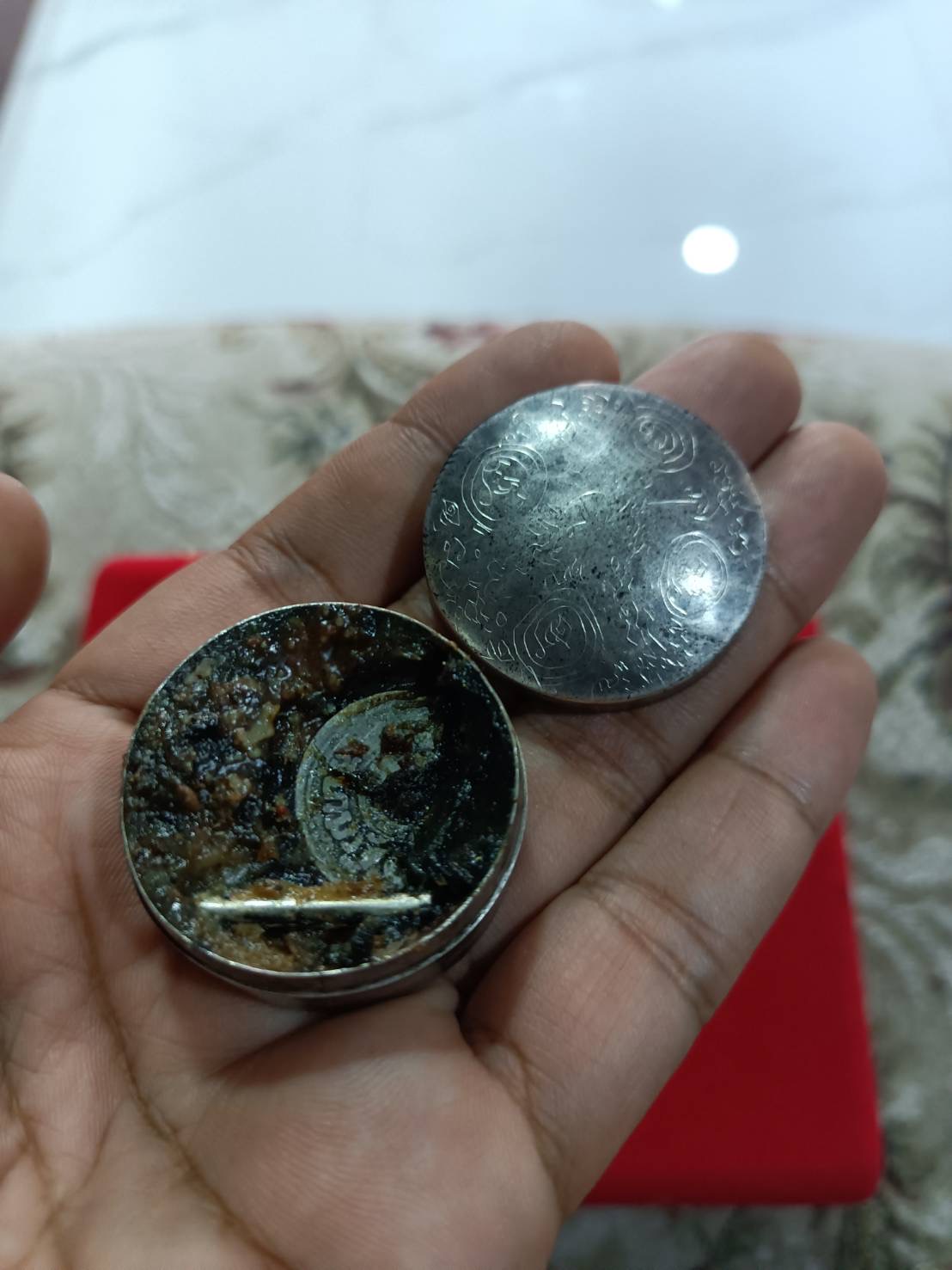 สีผึ้งรวมเกจิและฆราวาสที่มีชื่อเสียงในเขตประเทศไทยและเขมร