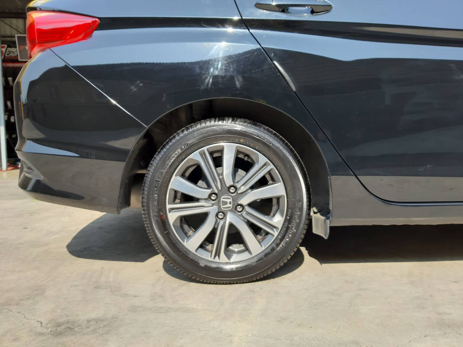 YOKOHAMA db decibel E70 185/60R15 ยางใหม่ปี20 ลดราคาพิเศษ