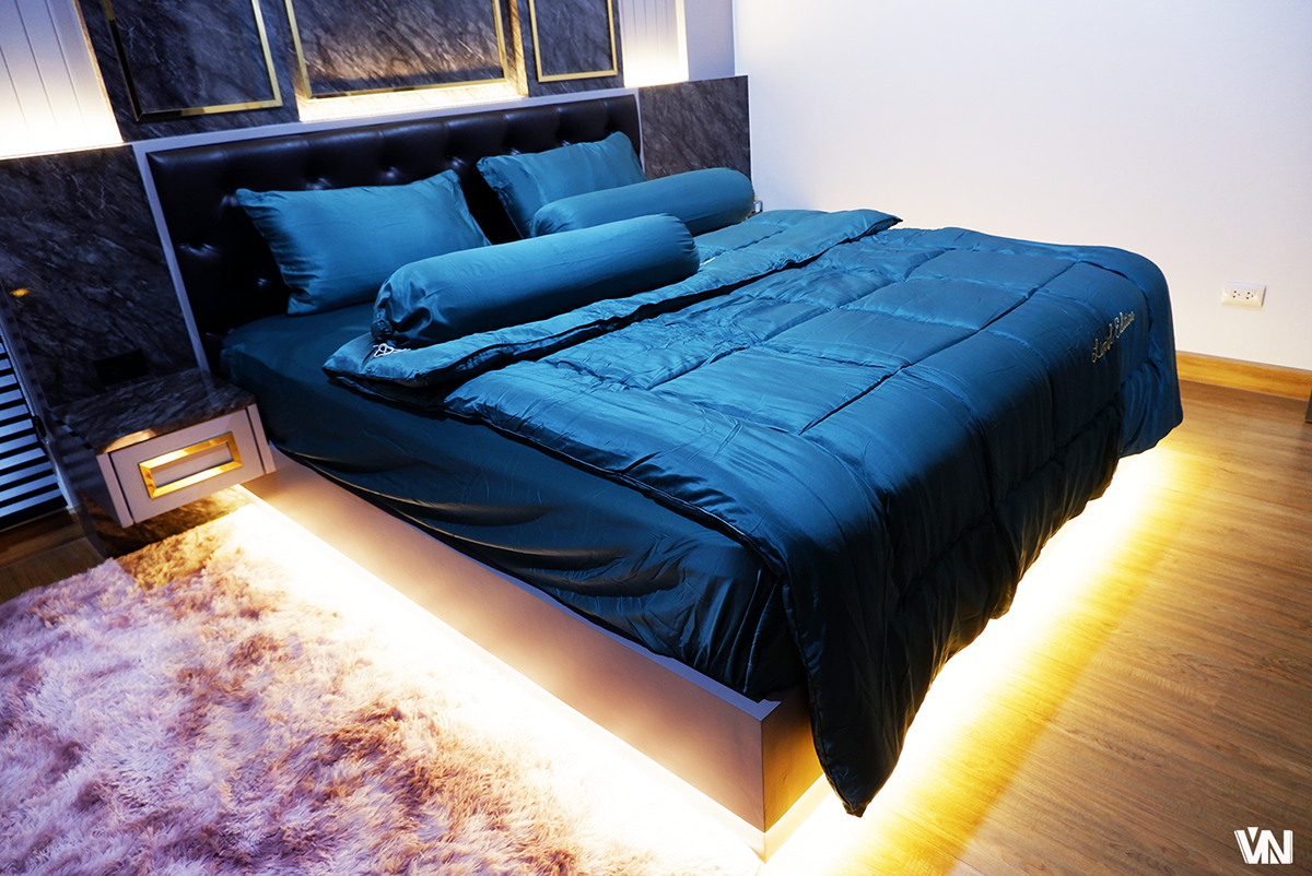 ชุดนวมเช็ตผ้านวมใยไหมซาติน 6 ฟุต ( 6 ชุดคละสี )