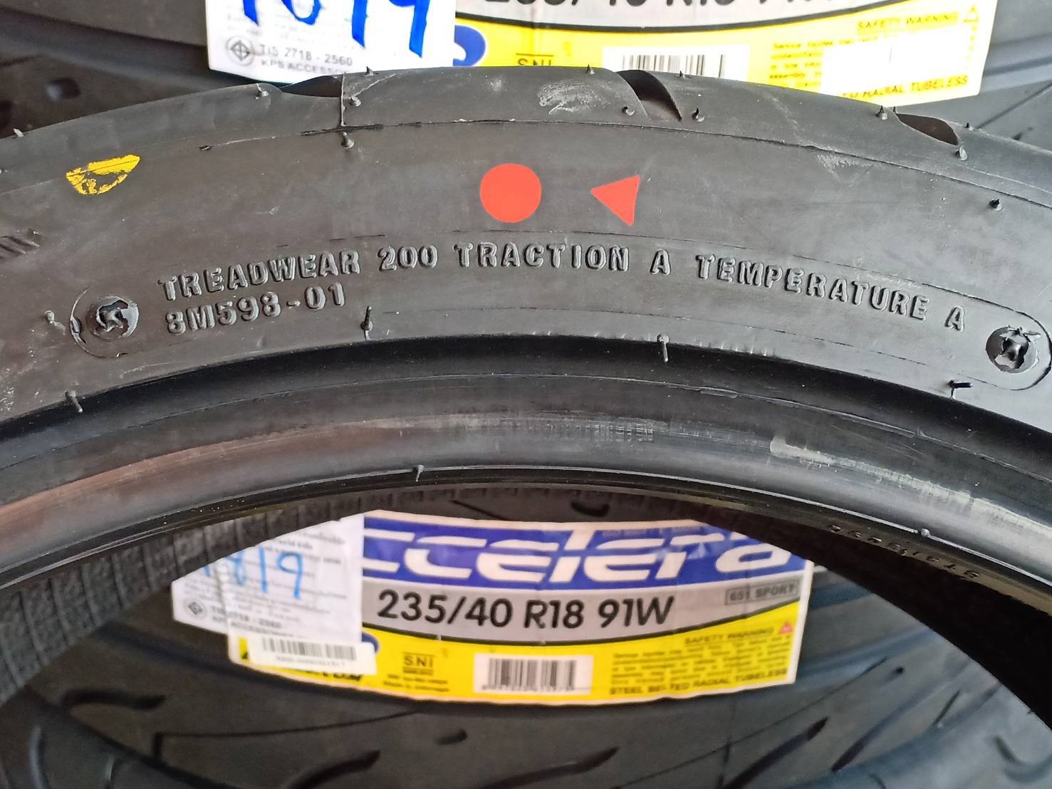 ACCELERA 651 SPORT 265/35R18 ยางใหม่ปี19 เส้นละ 3,250 บาท